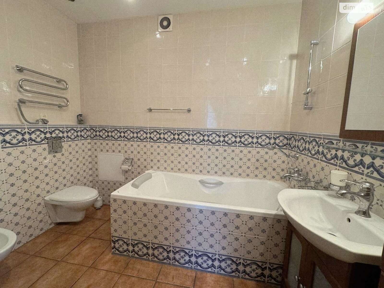 трехкомнатная квартира в Днепре, район Нагорный, на ул. Гоголя 23 в аренду на долгий срок помесячно фото 1 трехкомнатная квартира в Днепре, район Нагорный, на ул. Гоголя 23 в аренду на долгий срок помесячно фото 1