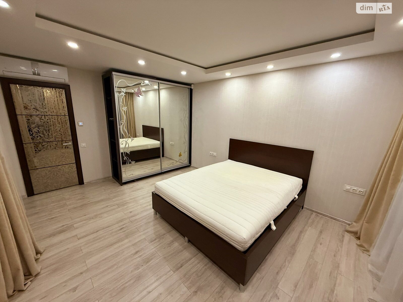 однокімнатна квартира в Дніпрі, район Нагорний, на вул. Левка Лук’яненка 16 в довготривалу оренду помісячно фото 1 однокімнатна квартира в Дніпрі, район Нагорний, на вул. Левка Лук’яненка 16 в довготривалу оренду помісячно фото 1