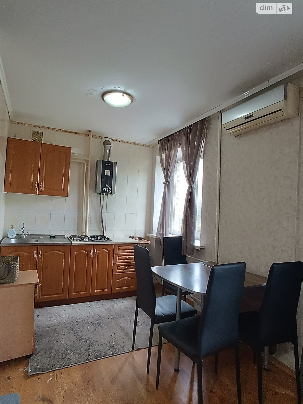 однокомнатная квартира в Днепре, район Озерка, на ул. Чапленка Василия в аренду на долгий срок помесячно фото 1 однокомнатная квартира в Днепре, район Озерка, на ул. Чапленка Василия в аренду на долгий срок помесячно фото 1