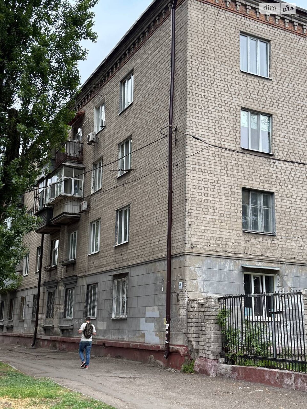трехкомнатная квартира в Днепре, район Озерка, на ул. Пастера 18 в аренду на долгий срок помесячно фото 1 трехкомнатная квартира в Днепре, район Озерка, на ул. Пастера 18 в аренду на долгий срок помесячно фото 1