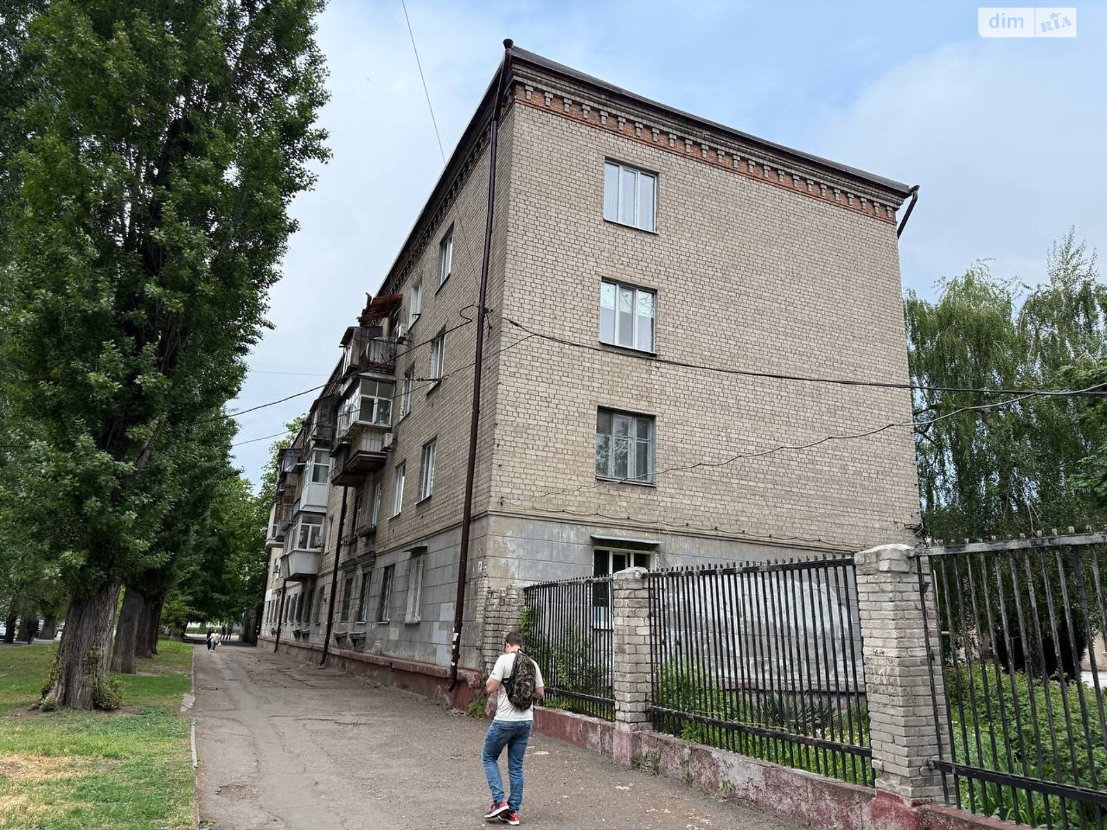 трехкомнатная квартира в Днепре, район Озерка, на ул. Пастера 18 в аренду на долгий срок помесячно фото 1 трехкомнатная квартира в Днепре, район Озерка, на ул. Пастера 18 в аренду на долгий срок помесячно фото 1