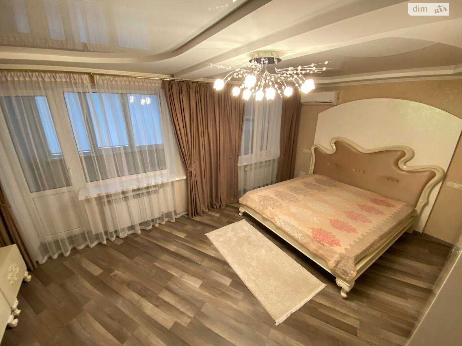 трехкомнатная квартира с мебелью в Днепре, район Парк Л.Глобы, на ул. Савченко Юрия 30 в аренду на долгий срок помесячно фото 1