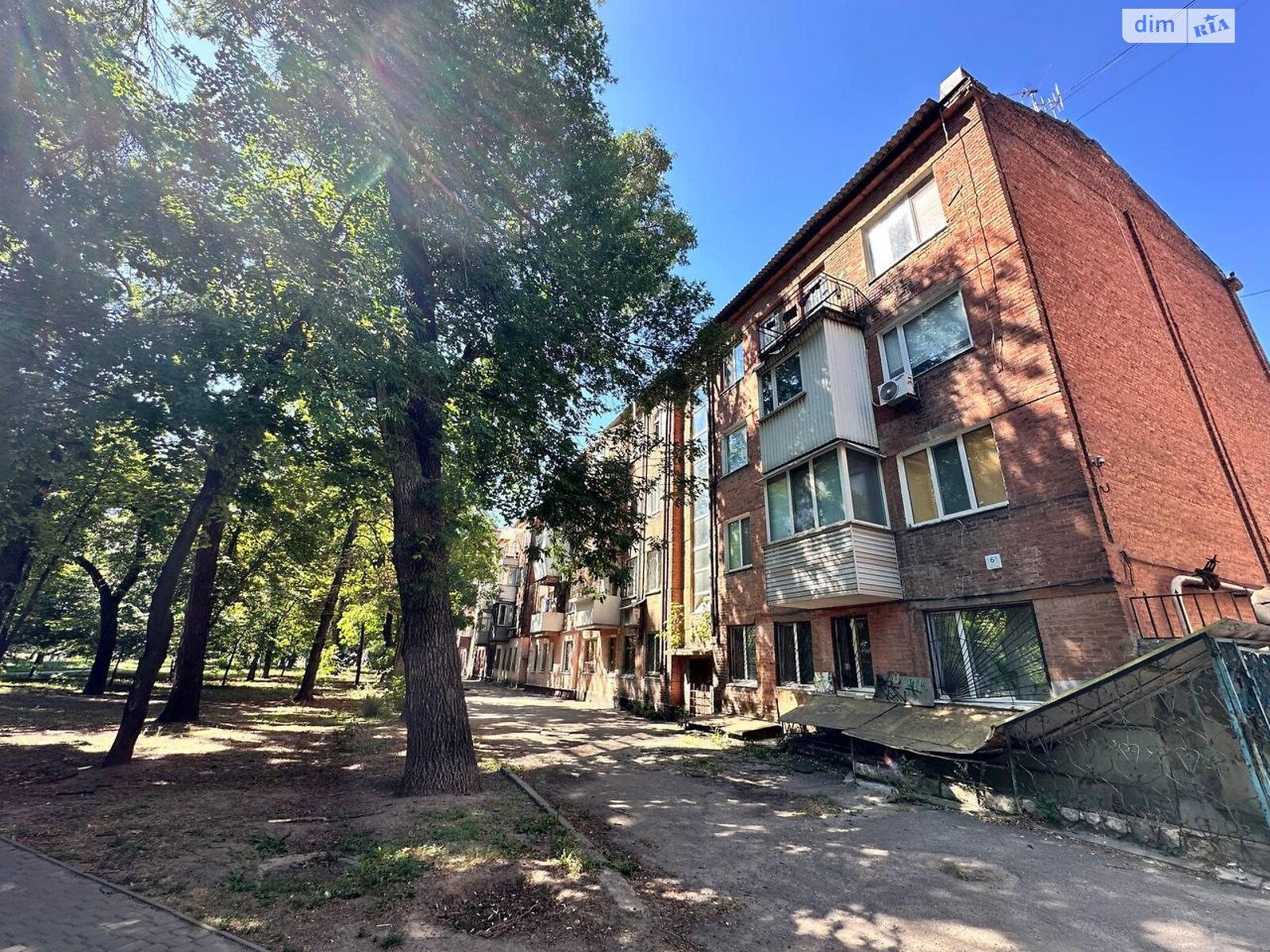 трикімнатна квартира в Дніпрі, район Парк Л.Глоби, на вул. Савченка Юрія 6А в довготривалу оренду помісячно фото 1 трикімнатна квартира в Дніпрі, район Парк Л.Глоби, на вул. Савченка Юрія 6А в довготривалу оренду помісячно фото 1
