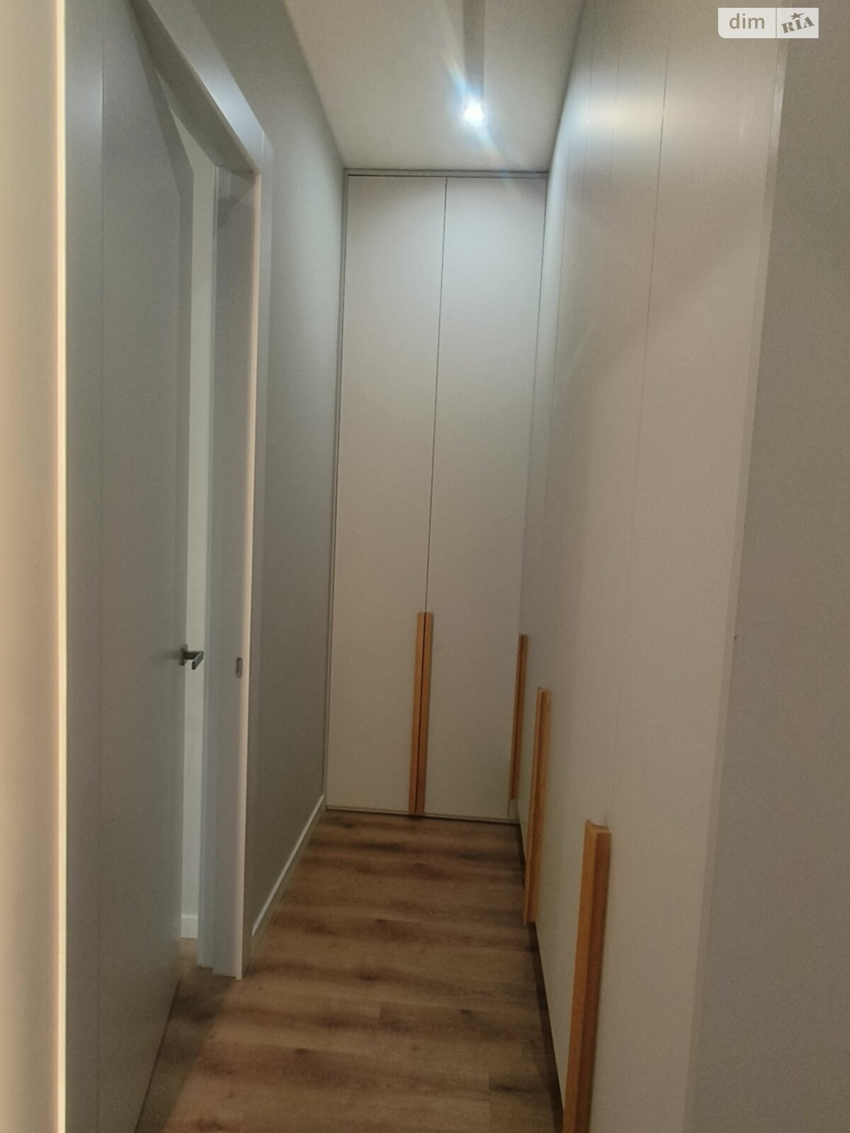 трехкомнатная квартира в Днепре, район Центр, на ул. Степана Бандеры 15 в аренду на долгий срок помесячно фото 1 трехкомнатная квартира в Днепре, район Центр, на ул. Степана Бандеры 15 в аренду на долгий срок помесячно фото 1