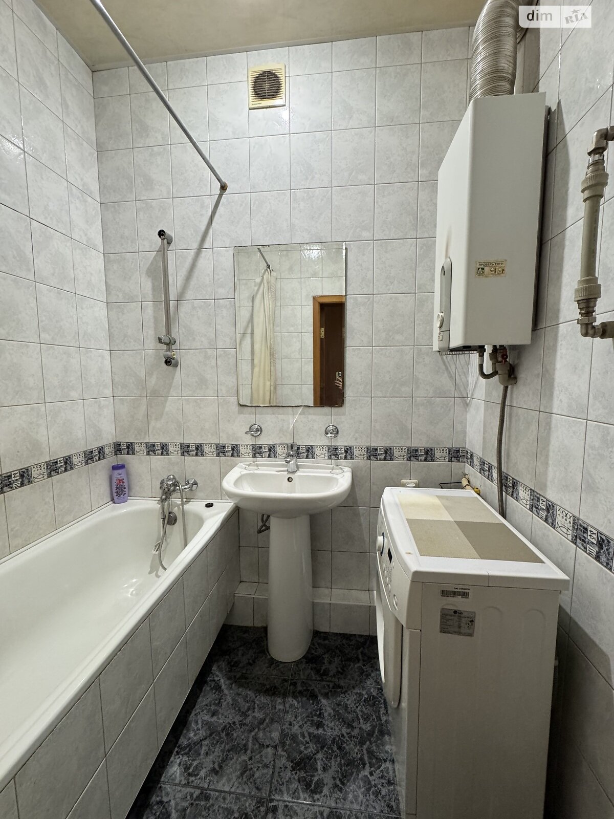 трехкомнатная квартира в Днепре, район Парк Л.Глобы, на просп. Яворницкого Дмитрия 109 в аренду на долгий срок помесячно фото 1 трехкомнатная квартира в Днепре, район Парк Л.Глобы, на просп. Яворницкого Дмитрия 109 в аренду на долгий срок помесячно фото 1