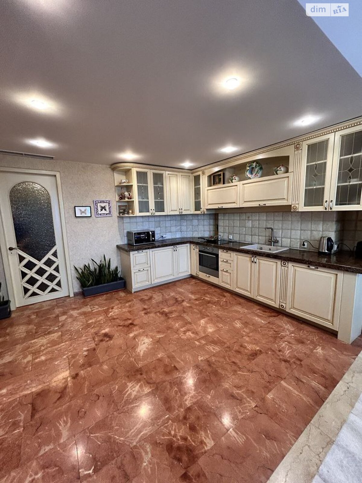 четырехкомнатная квартира в Днепре, район Парк Шевченко, на ул. Дольник Архитектора 10 в аренду на долгий срок помесячно фото 1 четырехкомнатная квартира в Днепре, район Парк Шевченко, на ул. Дольник Архитектора 10 в аренду на долгий срок помесячно фото 1