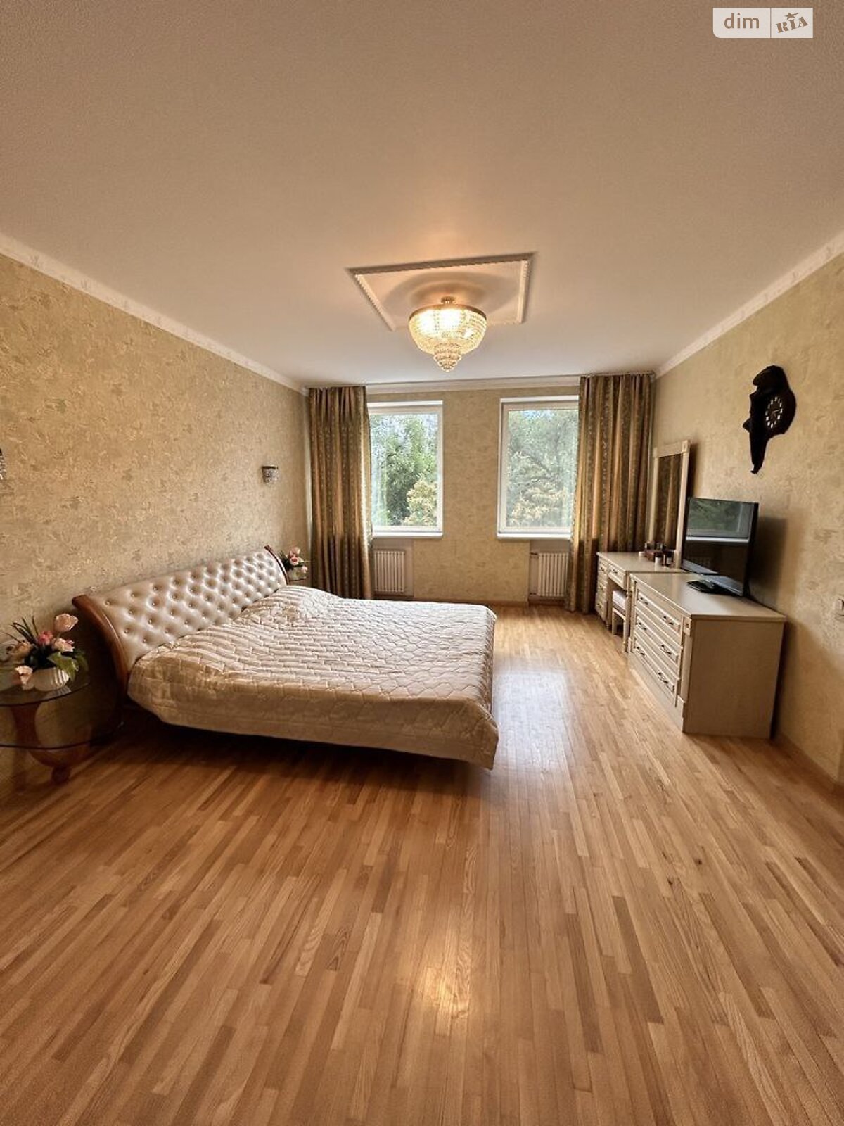 четырехкомнатная квартира в Днепре, район Парк Шевченко, на ул. Дольник Архитектора 10 в аренду на долгий срок помесячно фото 1 четырехкомнатная квартира в Днепре, район Парк Шевченко, на ул. Дольник Архитектора 10 в аренду на долгий срок помесячно фото 1