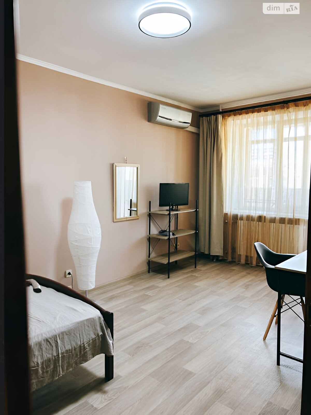 однокомнатная квартира в Днепре, район Соборный, на ул. Донцова Дмитрия 4 в аренду на долгий срок помесячно фото 1