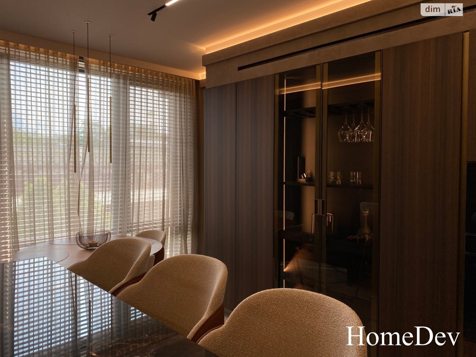 четырехкомнатная квартира в Днепре, район Парк Шевченко, на ул. Донцова Дмитрия 3 в аренду на долгий срок помесячно фото 1 четырехкомнатная квартира в Днепре, район Парк Шевченко, на ул. Донцова Дмитрия 3 в аренду на долгий срок помесячно фото 1