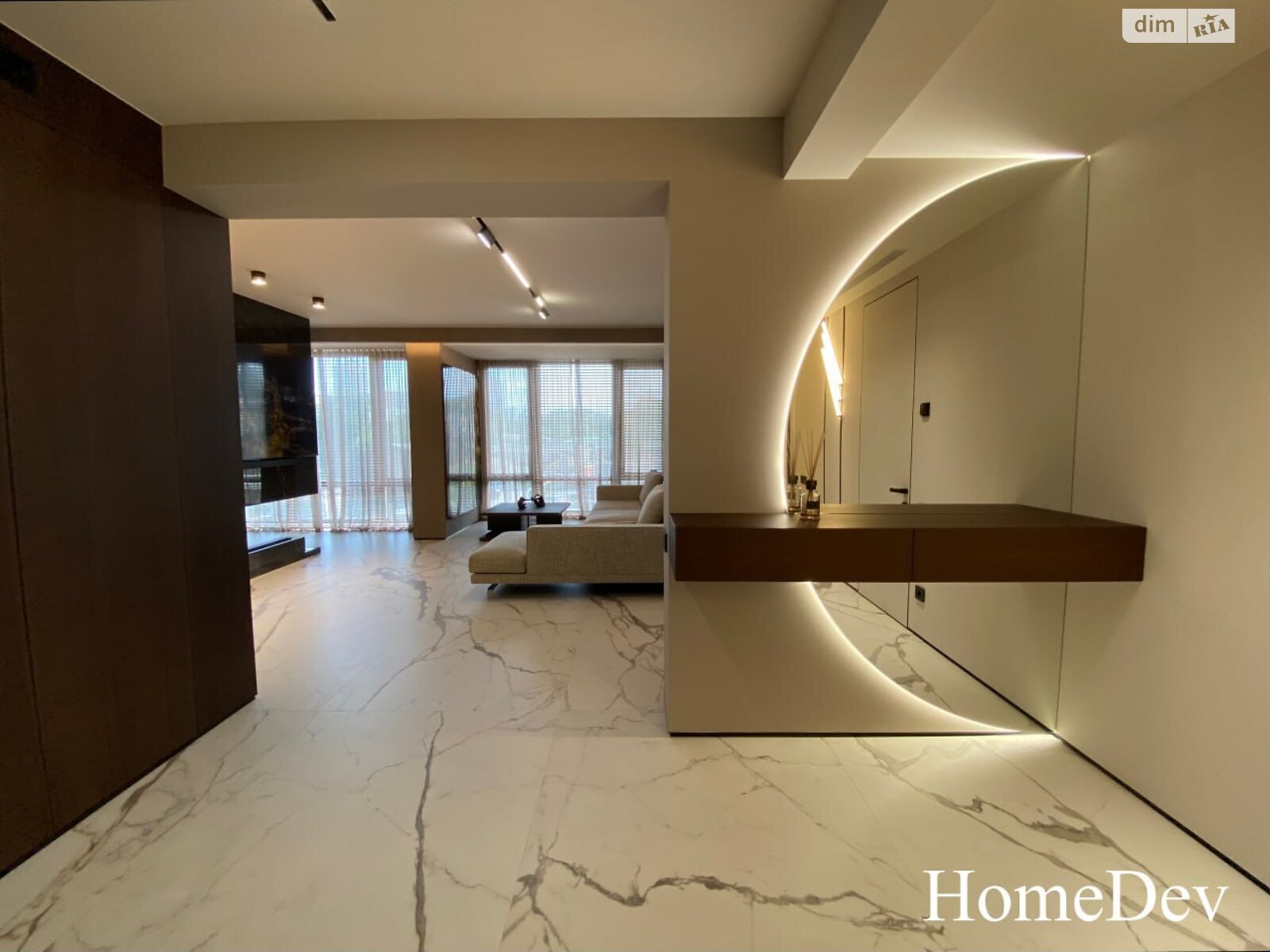 четырехкомнатная квартира в Днепре, район Парк Шевченко, на ул. Донцова Дмитрия 3 в аренду на долгий срок помесячно фото 1 четырехкомнатная квартира в Днепре, район Парк Шевченко, на ул. Донцова Дмитрия 3 в аренду на долгий срок помесячно фото 1