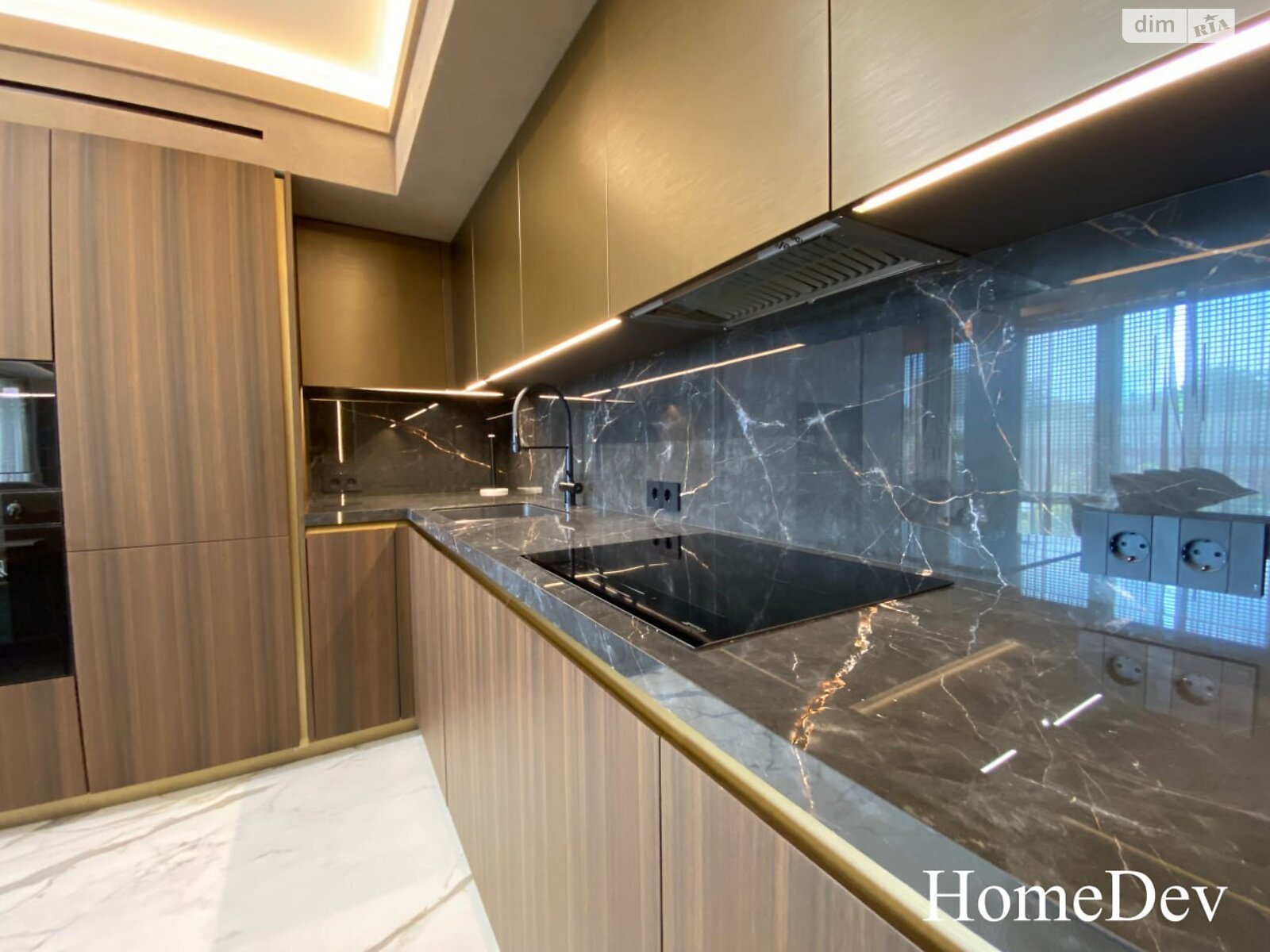 четырехкомнатная квартира в Днепре, район Парк Шевченко, на ул. Донцова Дмитрия 3 в аренду на долгий срок помесячно фото 1 четырехкомнатная квартира в Днепре, район Парк Шевченко, на ул. Донцова Дмитрия 3 в аренду на долгий срок помесячно фото 1