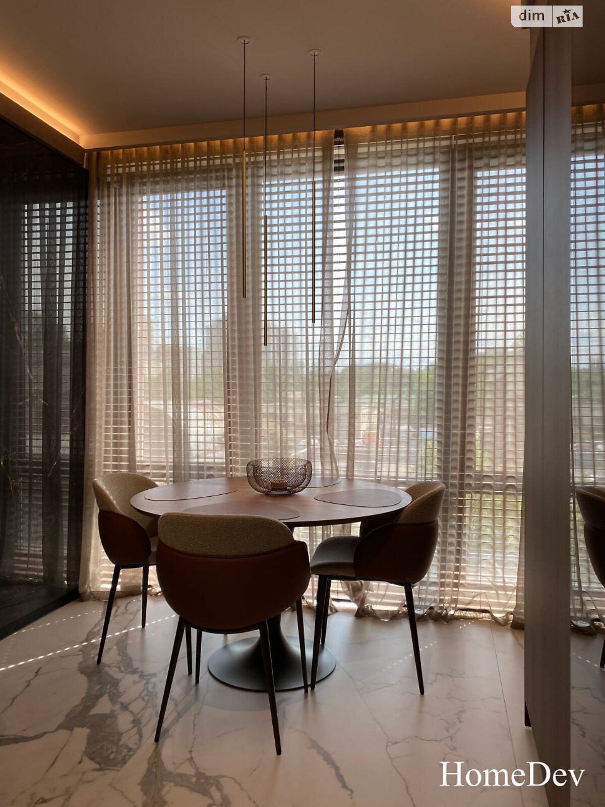 четырехкомнатная квартира в Днепре, район Парк Шевченко, на ул. Донцова Дмитрия 3 в аренду на долгий срок помесячно фото 1 четырехкомнатная квартира в Днепре, район Парк Шевченко, на ул. Донцова Дмитрия 3 в аренду на долгий срок помесячно фото 1