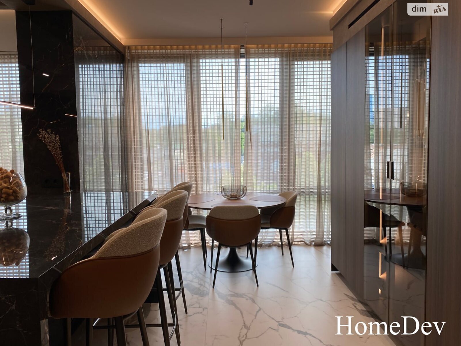 четырехкомнатная квартира в Днепре, район Парк Шевченко, на ул. Донцова Дмитрия 3 в аренду на долгий срок помесячно фото 1 четырехкомнатная квартира в Днепре, район Парк Шевченко, на ул. Донцова Дмитрия 3 в аренду на долгий срок помесячно фото 1