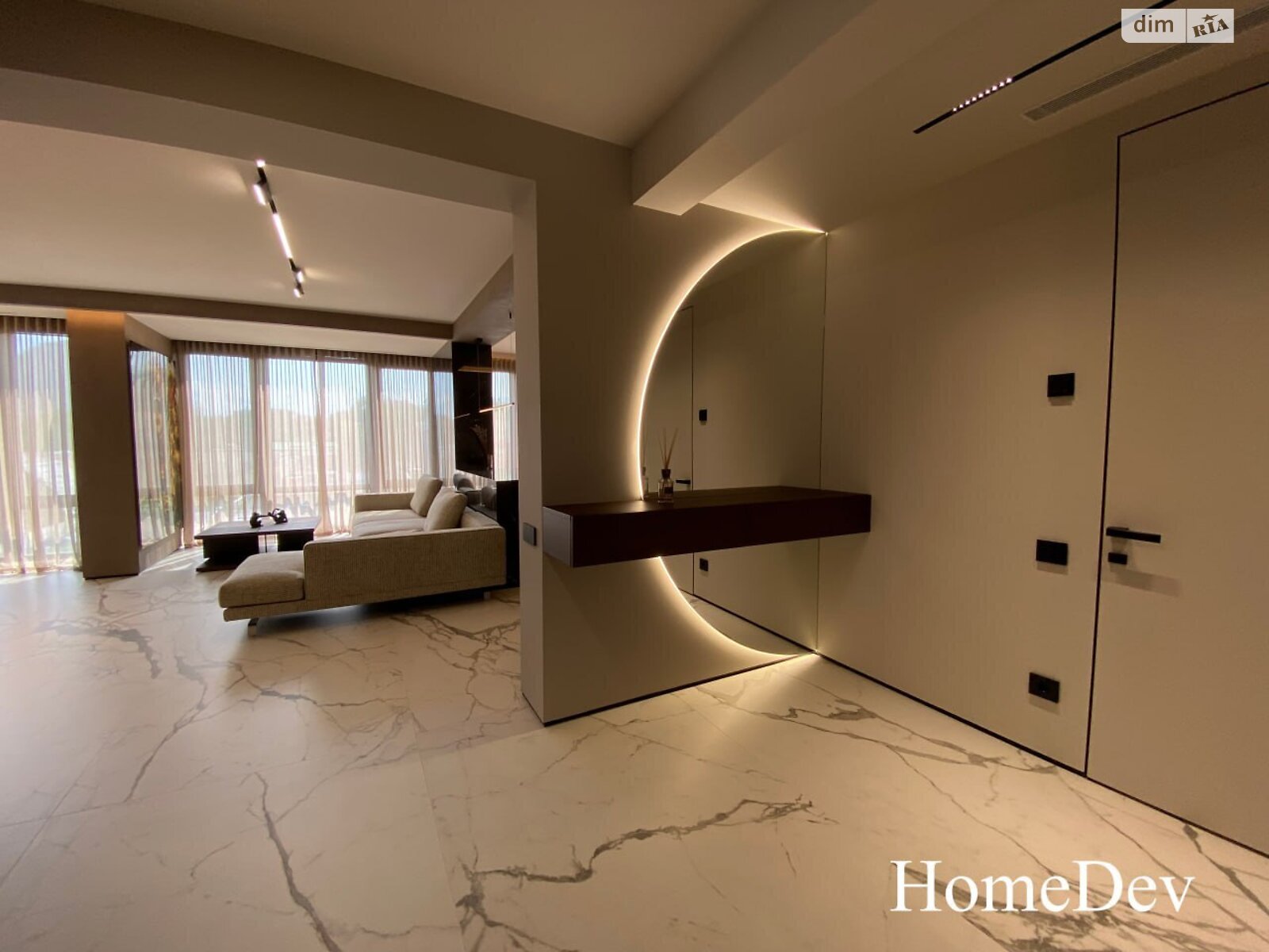 четырехкомнатная квартира в Днепре, район Парк Шевченко, на ул. Донцова Дмитрия 3 в аренду на долгий срок помесячно фото 1 четырехкомнатная квартира в Днепре, район Парк Шевченко, на ул. Донцова Дмитрия 3 в аренду на долгий срок помесячно фото 1