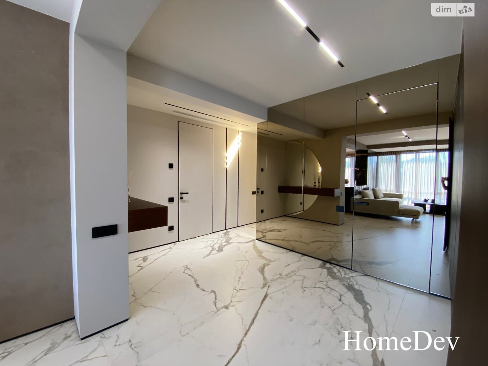 четырехкомнатная квартира в Днепре, район Парк Шевченко, на ул. Донцова Дмитрия 3 в аренду на долгий срок помесячно фото 1 четырехкомнатная квартира в Днепре, район Парк Шевченко, на ул. Донцова Дмитрия 3 в аренду на долгий срок помесячно фото 1