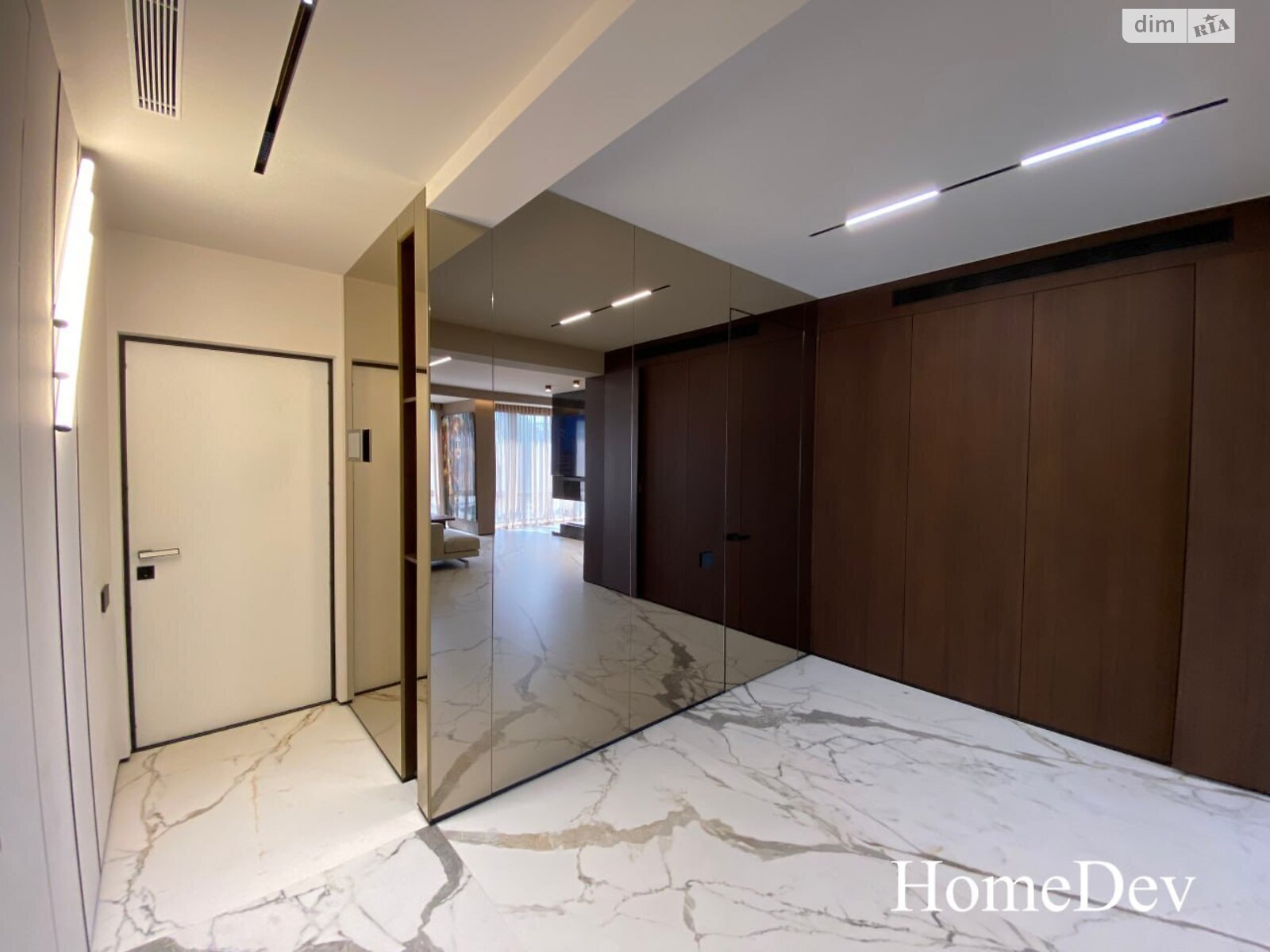 четырехкомнатная квартира в Днепре, район Парк Шевченко, на ул. Донцова Дмитрия 3 в аренду на долгий срок помесячно фото 1 четырехкомнатная квартира в Днепре, район Парк Шевченко, на ул. Донцова Дмитрия 3 в аренду на долгий срок помесячно фото 1