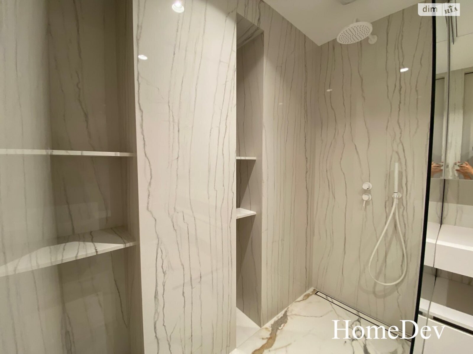 четырехкомнатная квартира в Днепре, район Парк Шевченко, на ул. Донцова Дмитрия 3 в аренду на долгий срок помесячно фото 1 четырехкомнатная квартира в Днепре, район Парк Шевченко, на ул. Донцова Дмитрия 3 в аренду на долгий срок помесячно фото 1