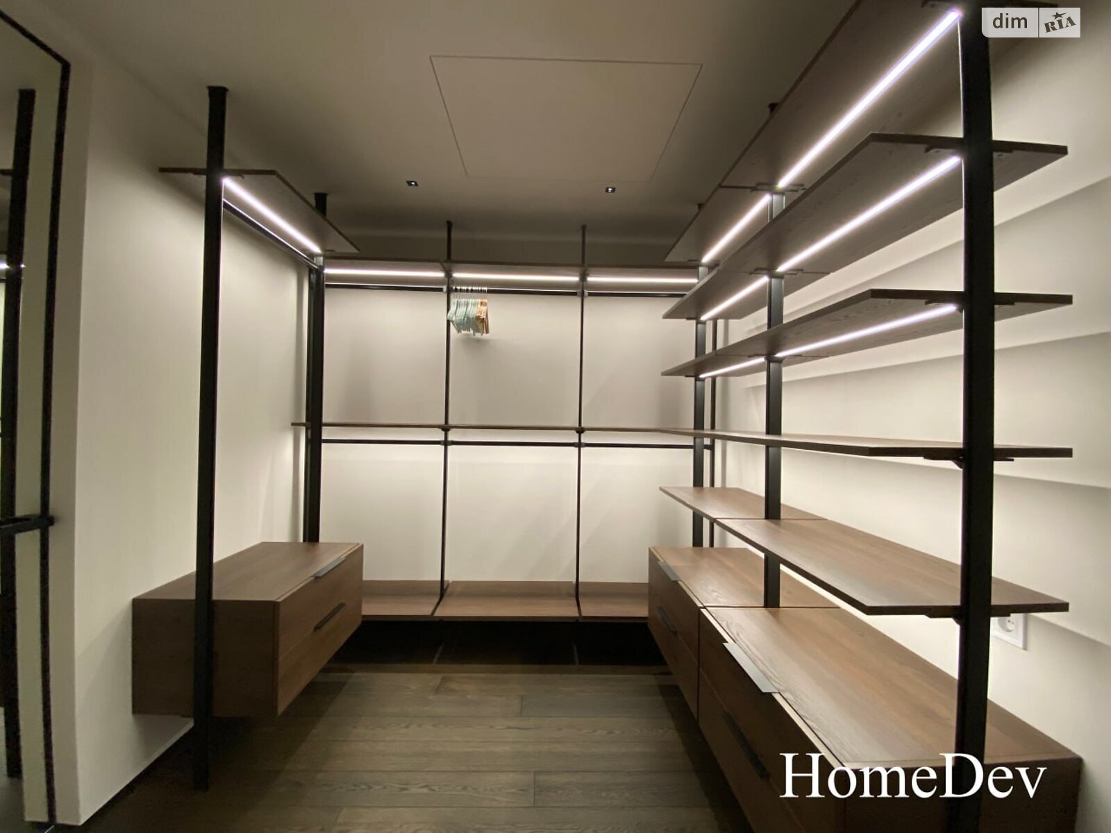 четырехкомнатная квартира в Днепре, район Парк Шевченко, на ул. Донцова Дмитрия 3 в аренду на долгий срок помесячно фото 1 четырехкомнатная квартира в Днепре, район Парк Шевченко, на ул. Донцова Дмитрия 3 в аренду на долгий срок помесячно фото 1