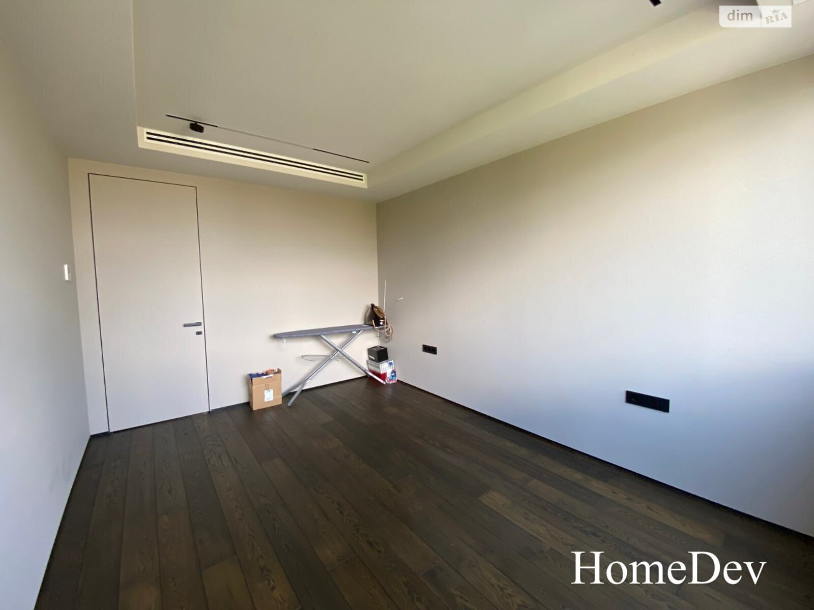 четырехкомнатная квартира в Днепре, район Парк Шевченко, на ул. Донцова Дмитрия 3 в аренду на долгий срок помесячно фото 1 четырехкомнатная квартира в Днепре, район Парк Шевченко, на ул. Донцова Дмитрия 3 в аренду на долгий срок помесячно фото 1