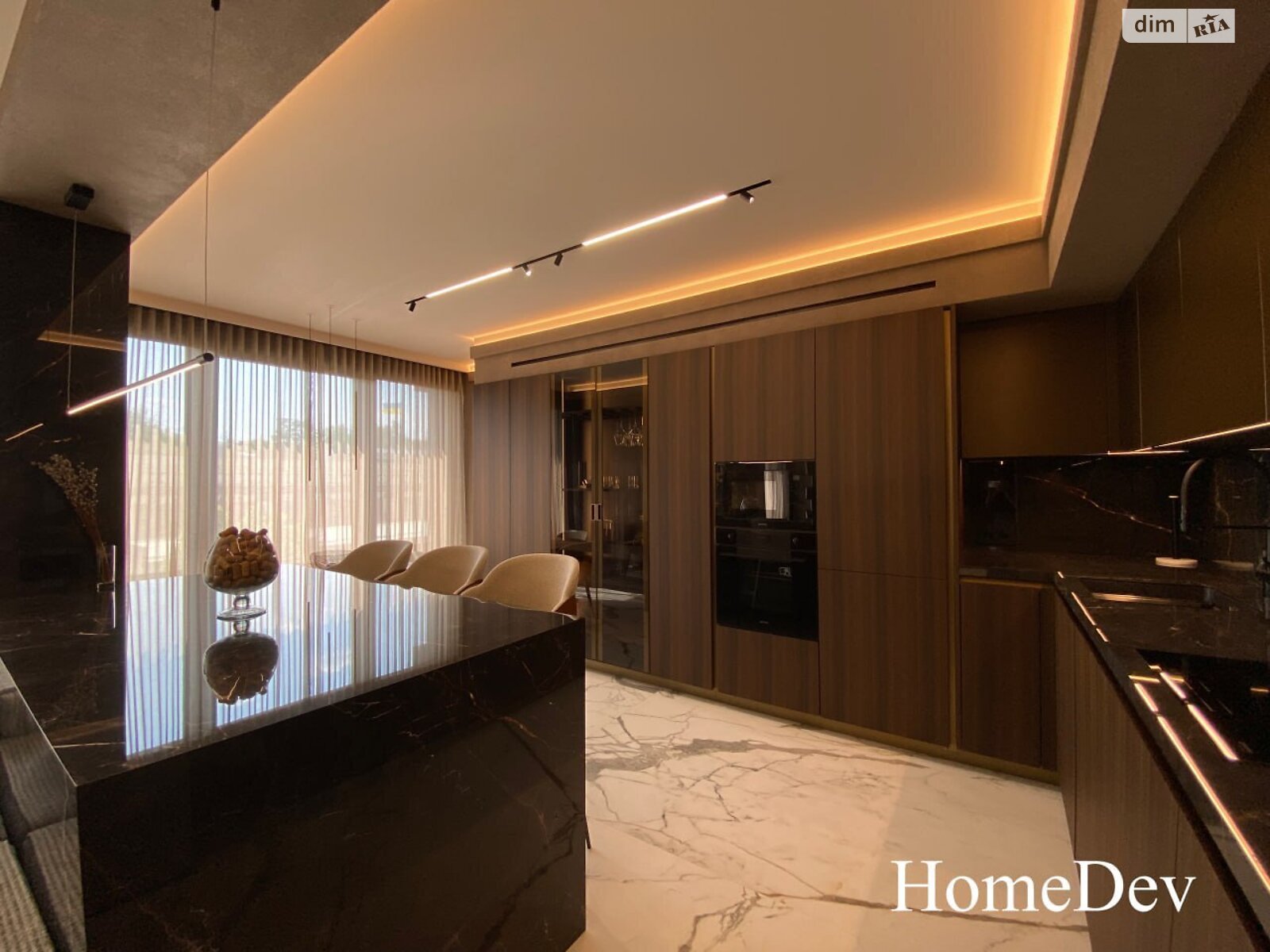 четырехкомнатная квартира в Днепре, район Парк Шевченко, на ул. Донцова Дмитрия 3 в аренду на долгий срок помесячно фото 1 четырехкомнатная квартира в Днепре, район Парк Шевченко, на ул. Донцова Дмитрия 3 в аренду на долгий срок помесячно фото 1