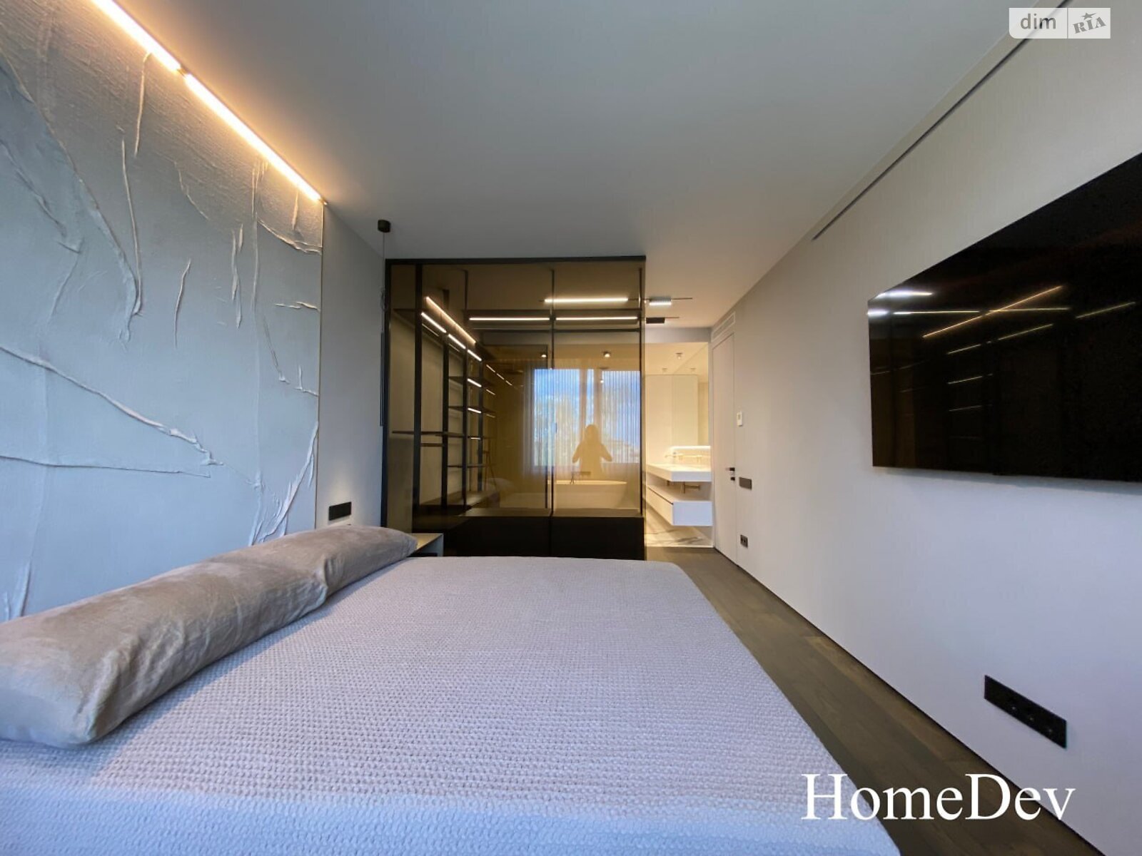 четырехкомнатная квартира в Днепре, район Парк Шевченко, на ул. Донцова Дмитрия 3 в аренду на долгий срок помесячно фото 1 четырехкомнатная квартира в Днепре, район Парк Шевченко, на ул. Донцова Дмитрия 3 в аренду на долгий срок помесячно фото 1