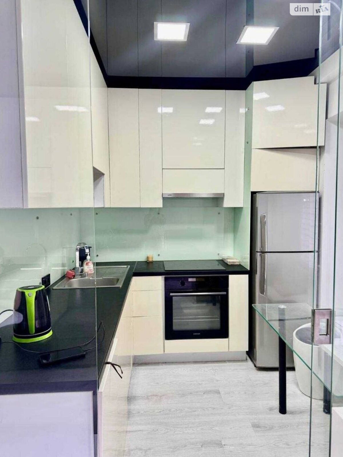 двухкомнатная квартира в Днепре, район Парк Шевченко, на ул. Донцова Дмитрия 7 в аренду на долгий срок помесячно фото 1 двухкомнатная квартира в Днепре, район Парк Шевченко, на ул. Донцова Дмитрия 7 в аренду на долгий срок помесячно фото 1