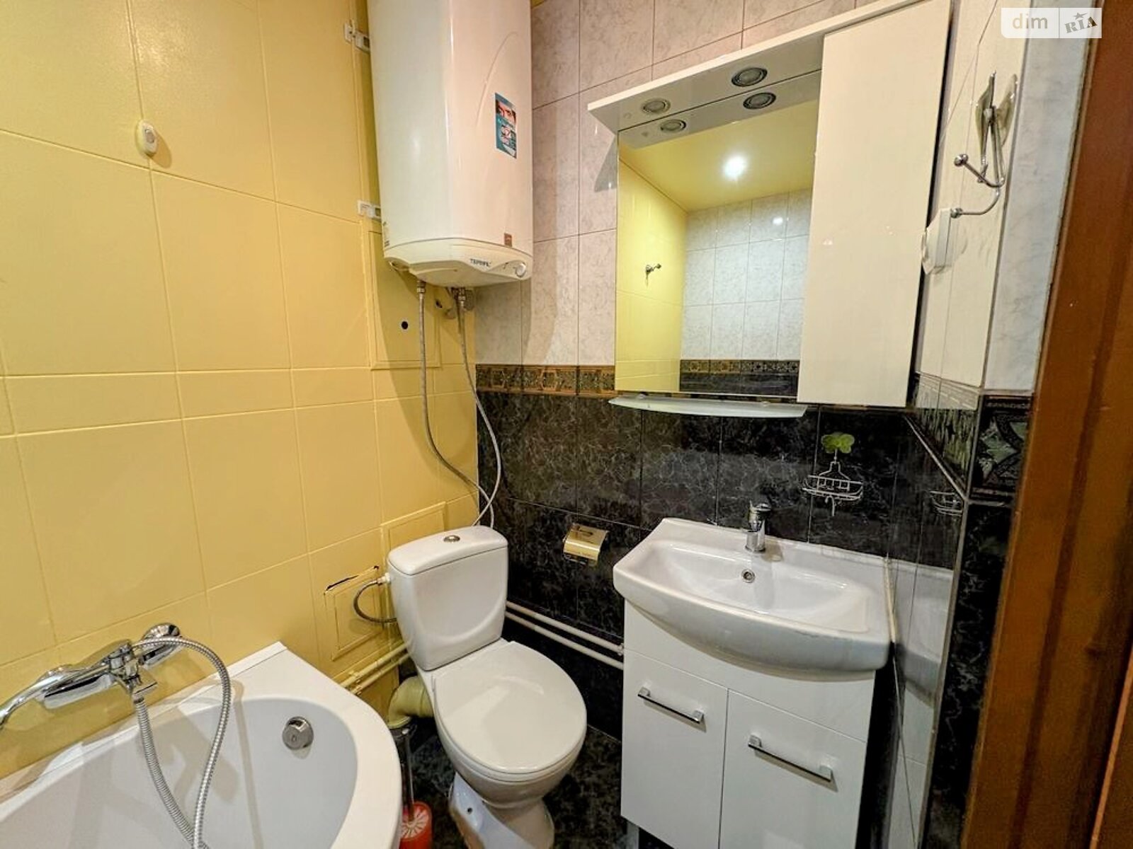 однокомнатная квартира в Днепре, район Парк Шевченко, на ул. Донцова Дмитрия в аренду на долгий срок помесячно фото 1 однокомнатная квартира в Днепре, район Парк Шевченко, на ул. Донцова Дмитрия в аренду на долгий срок помесячно фото 1