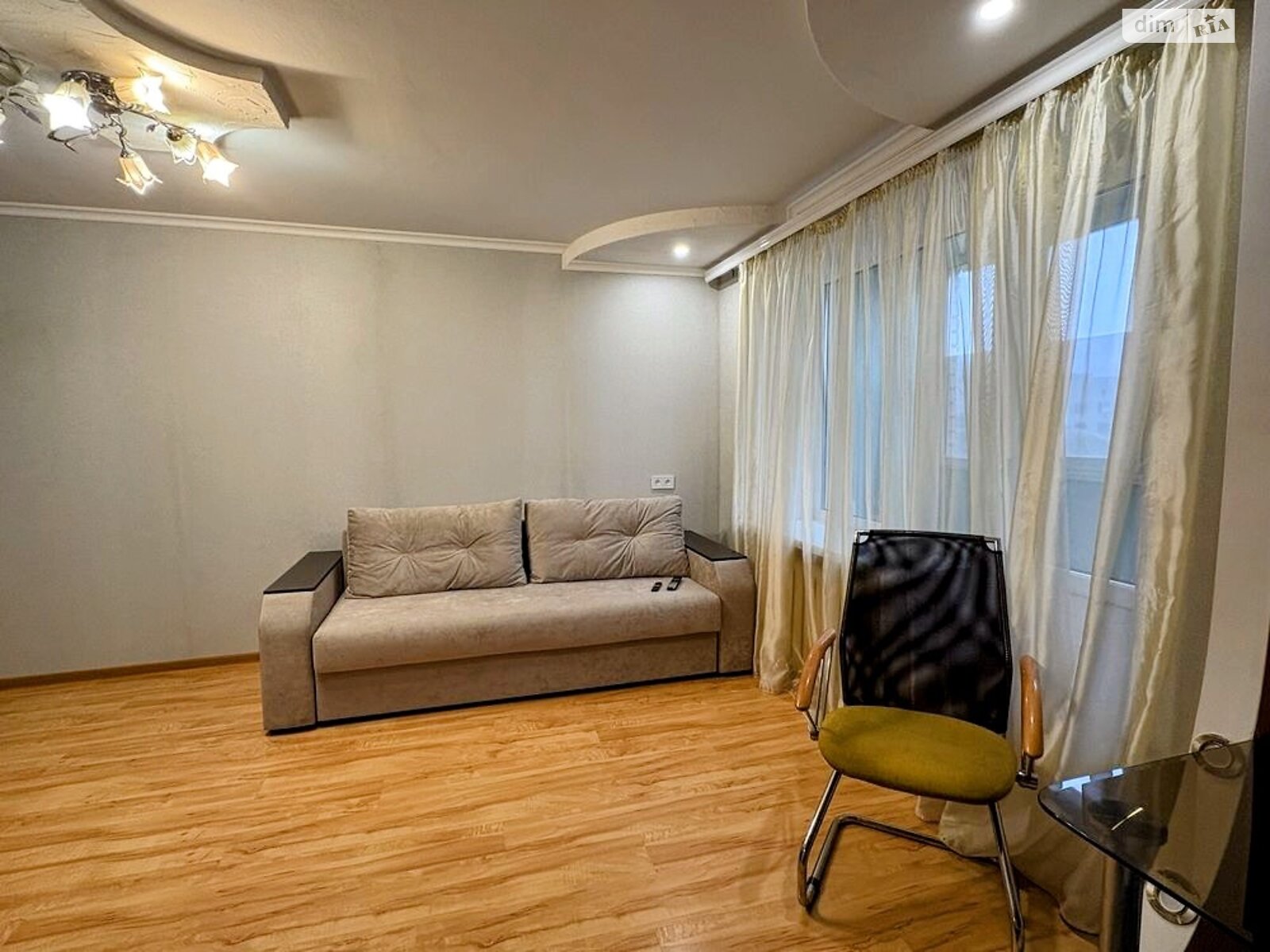 однокомнатная квартира в Днепре, район Парк Шевченко, на ул. Донцова Дмитрия в аренду на долгий срок помесячно фото 1 однокомнатная квартира в Днепре, район Парк Шевченко, на ул. Донцова Дмитрия в аренду на долгий срок помесячно фото 1