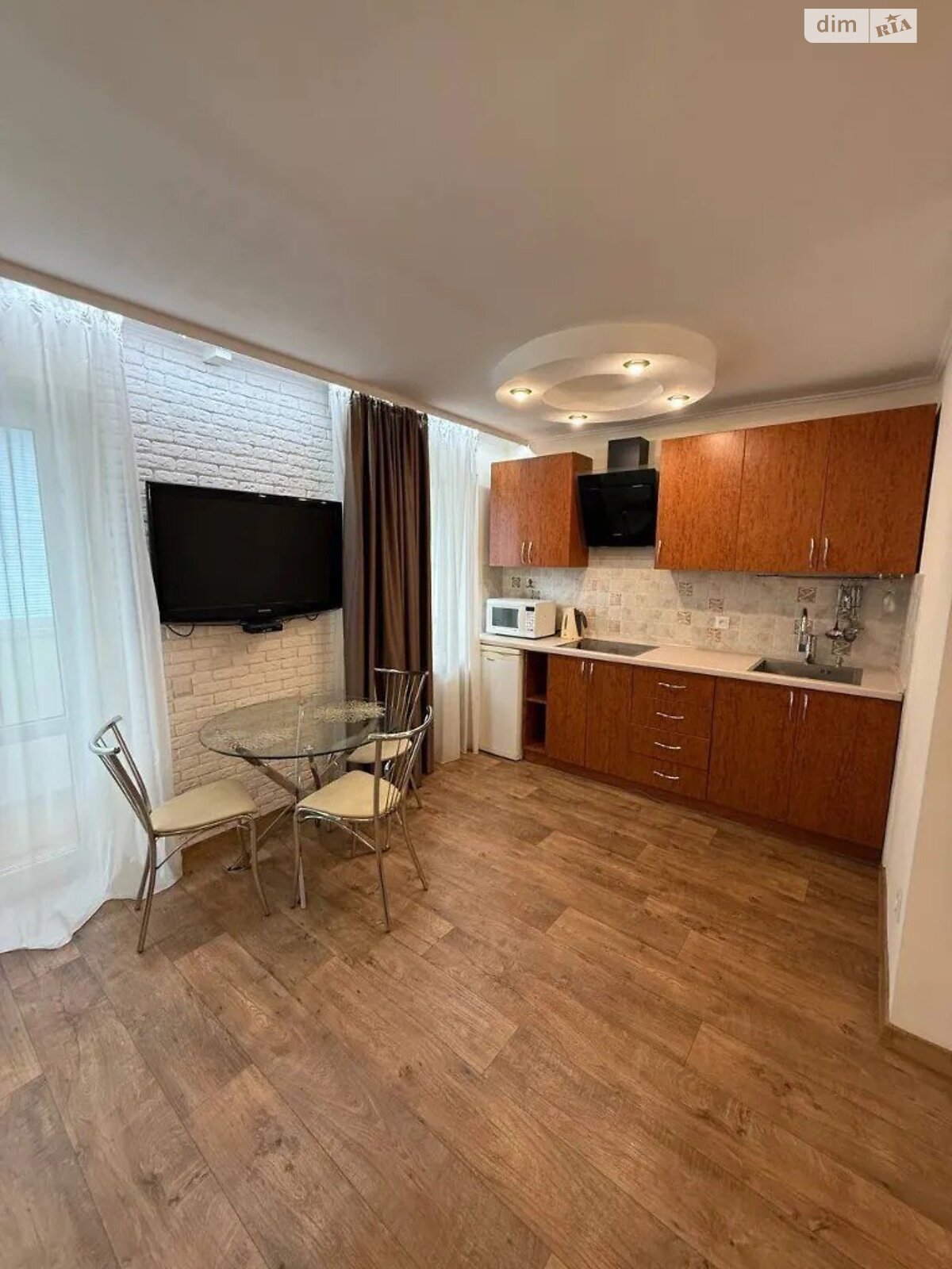 однокомнатная квартира в Днепре, район Парк Шевченко, на ул. Донцова Дмитрия 4 в аренду на долгий срок помесячно фото 1