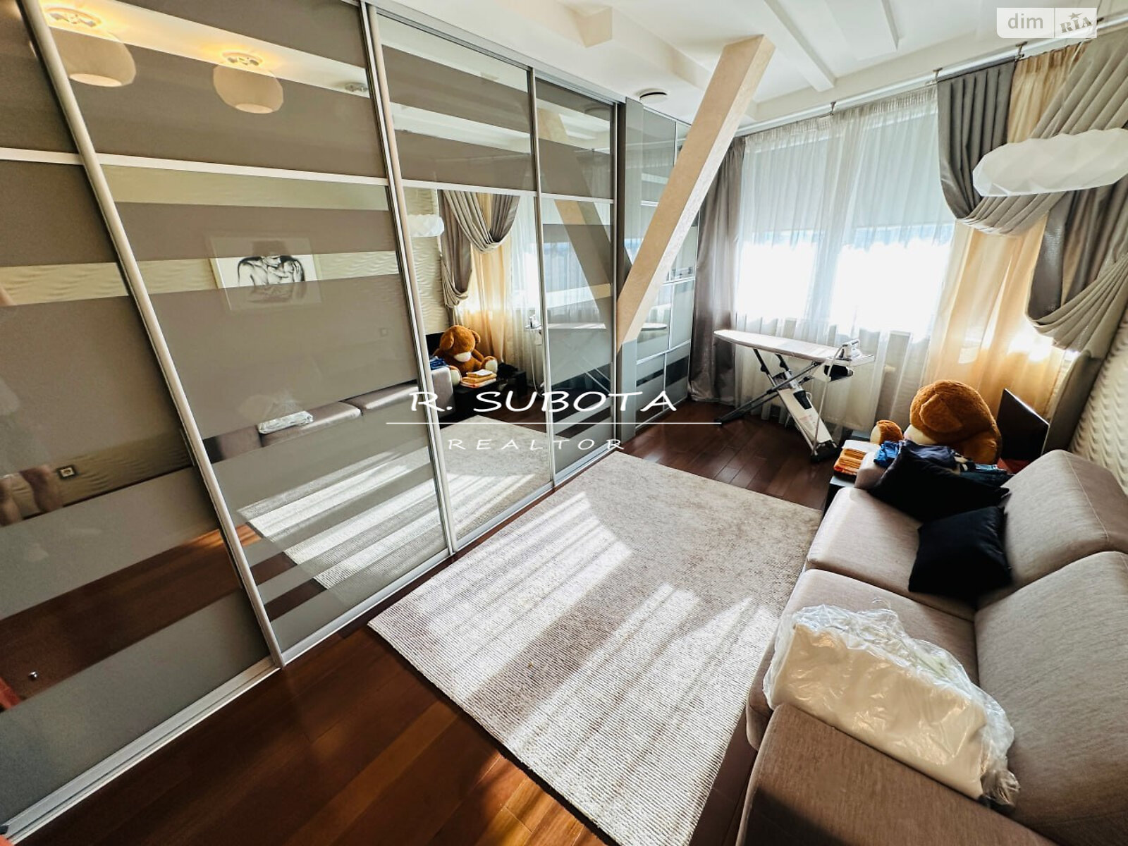 чотирикімнатна квартира в Дніпрі, район Парк Шевченка, на вул. Нірінберга Павла 10 в довготривалу оренду помісячно фото 1 чотирикімнатна квартира в Дніпрі, район Парк Шевченка, на вул. Нірінберга Павла 10 в довготривалу оренду помісячно фото 1