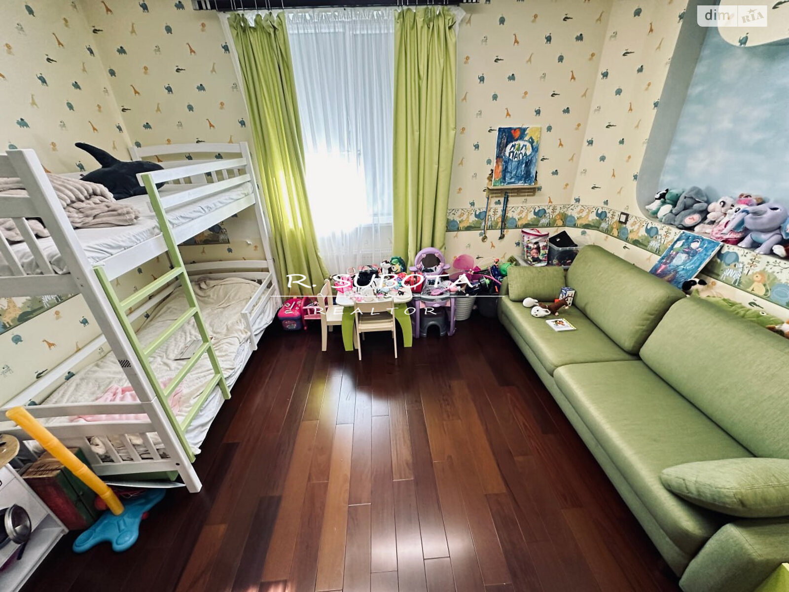 чотирикімнатна квартира в Дніпрі, район Парк Шевченка, на вул. Нірінберга Павла 10 в довготривалу оренду помісячно фото 1 чотирикімнатна квартира в Дніпрі, район Парк Шевченка, на вул. Нірінберга Павла 10 в довготривалу оренду помісячно фото 1