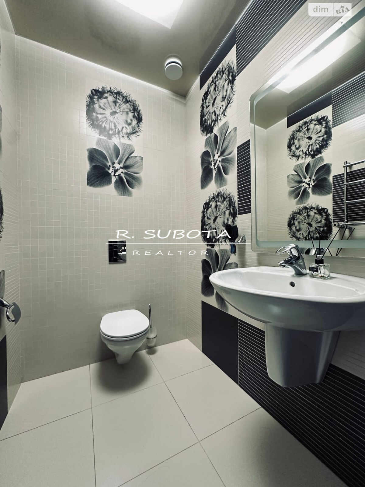 чотирикімнатна квартира в Дніпрі, район Парк Шевченка, на вул. Нірінберга Павла 10 в довготривалу оренду помісячно фото 1 чотирикімнатна квартира в Дніпрі, район Парк Шевченка, на вул. Нірінберга Павла 10 в довготривалу оренду помісячно фото 1