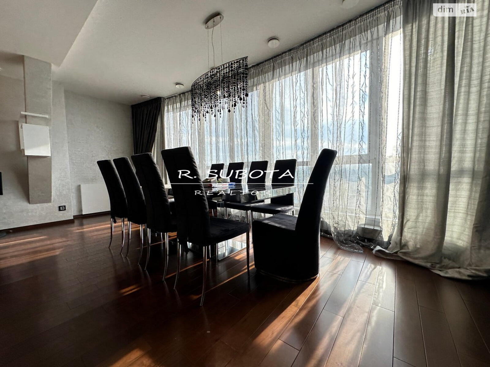 чотирикімнатна квартира в Дніпрі, район Парк Шевченка, на вул. Нірінберга Павла 10 в довготривалу оренду помісячно фото 1 чотирикімнатна квартира в Дніпрі, район Парк Шевченка, на вул. Нірінберга Павла 10 в довготривалу оренду помісячно фото 1