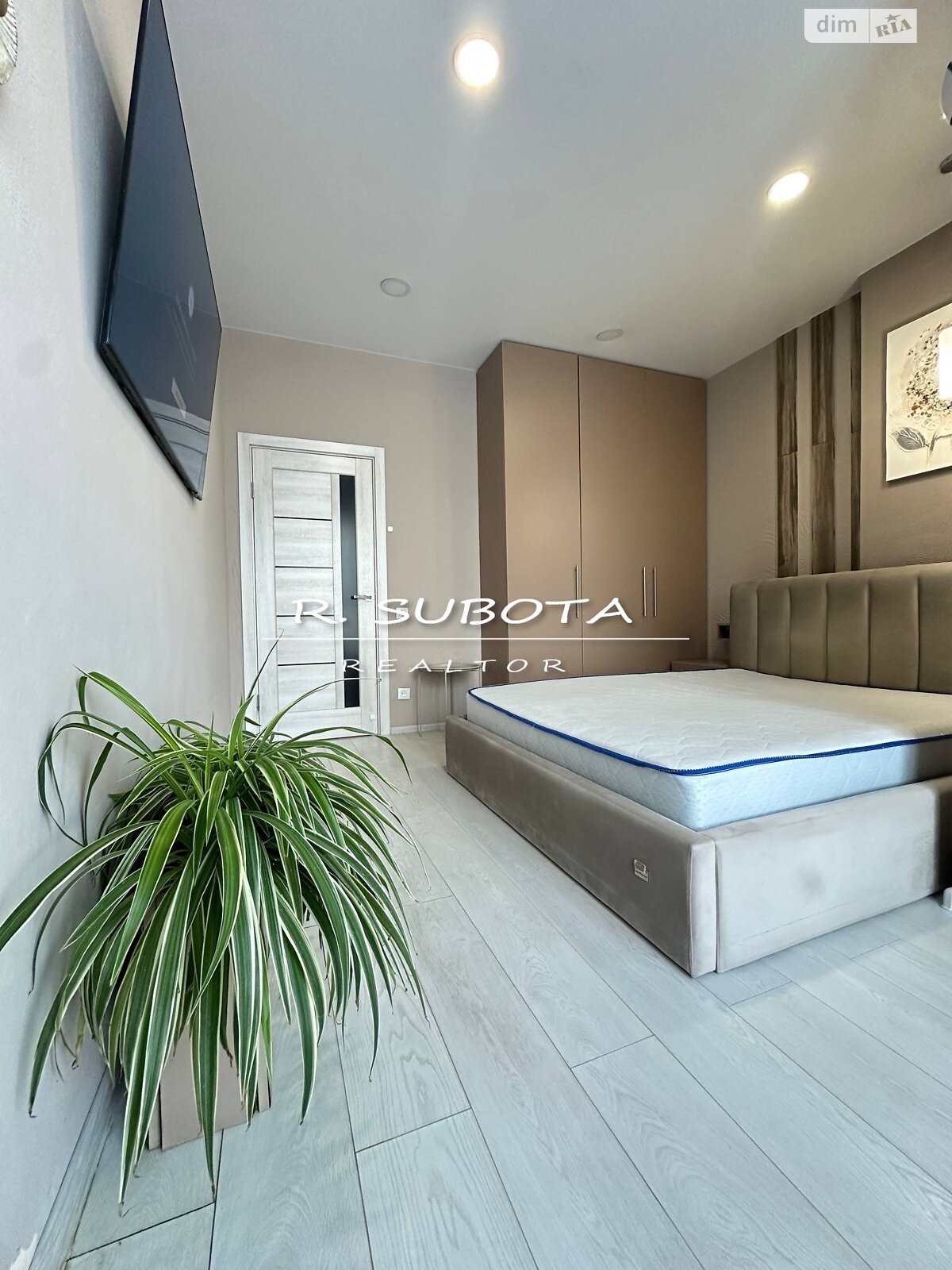 трехкомнатная квартира в Днепре, район Парк Шевченко, на ул. Вернадского Владимира 29К в аренду на долгий срок помесячно фото 1 трехкомнатная квартира в Днепре, район Парк Шевченко, на ул. Вернадского Владимира 29К в аренду на долгий срок помесячно фото 1