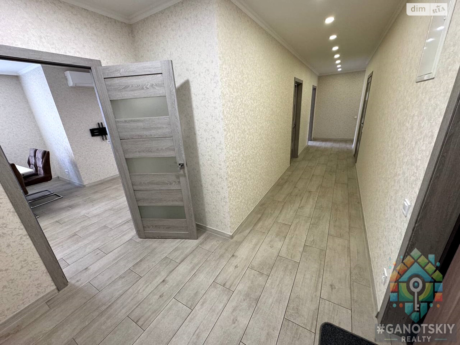 чотирикімнатна квартира в Дніпрі, район Перемога-1, на вул. Набережна Перемоги 62 в довготривалу оренду помісячно фото 1 чотирикімнатна квартира в Дніпрі, район Перемога-1, на вул. Набережна Перемоги 62 в довготривалу оренду помісячно фото 1