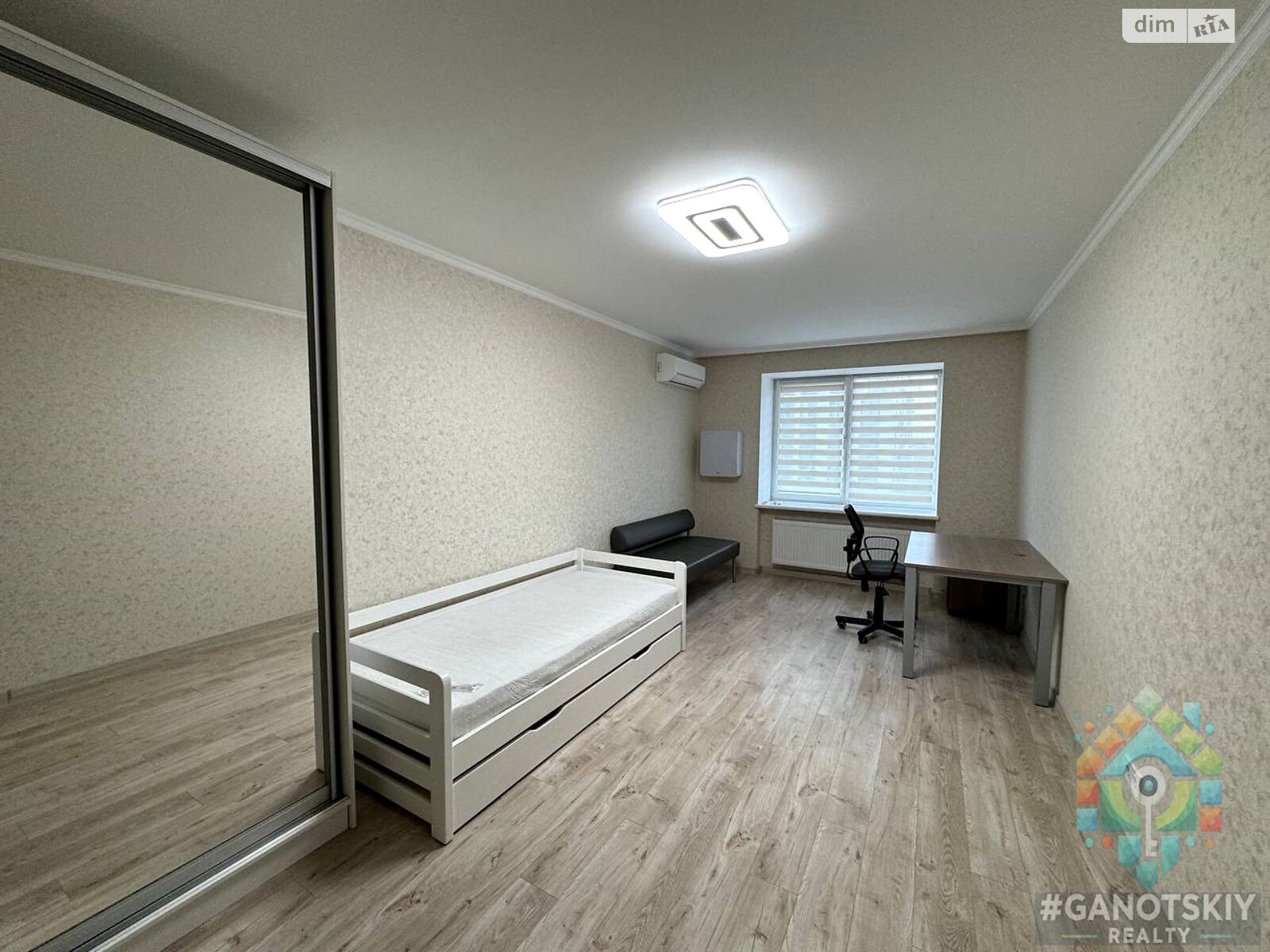 чотирикімнатна квартира в Дніпрі, район Перемога-1, на вул. Набережна Перемоги 62 в довготривалу оренду помісячно фото 1 чотирикімнатна квартира в Дніпрі, район Перемога-1, на вул. Набережна Перемоги 62 в довготривалу оренду помісячно фото 1