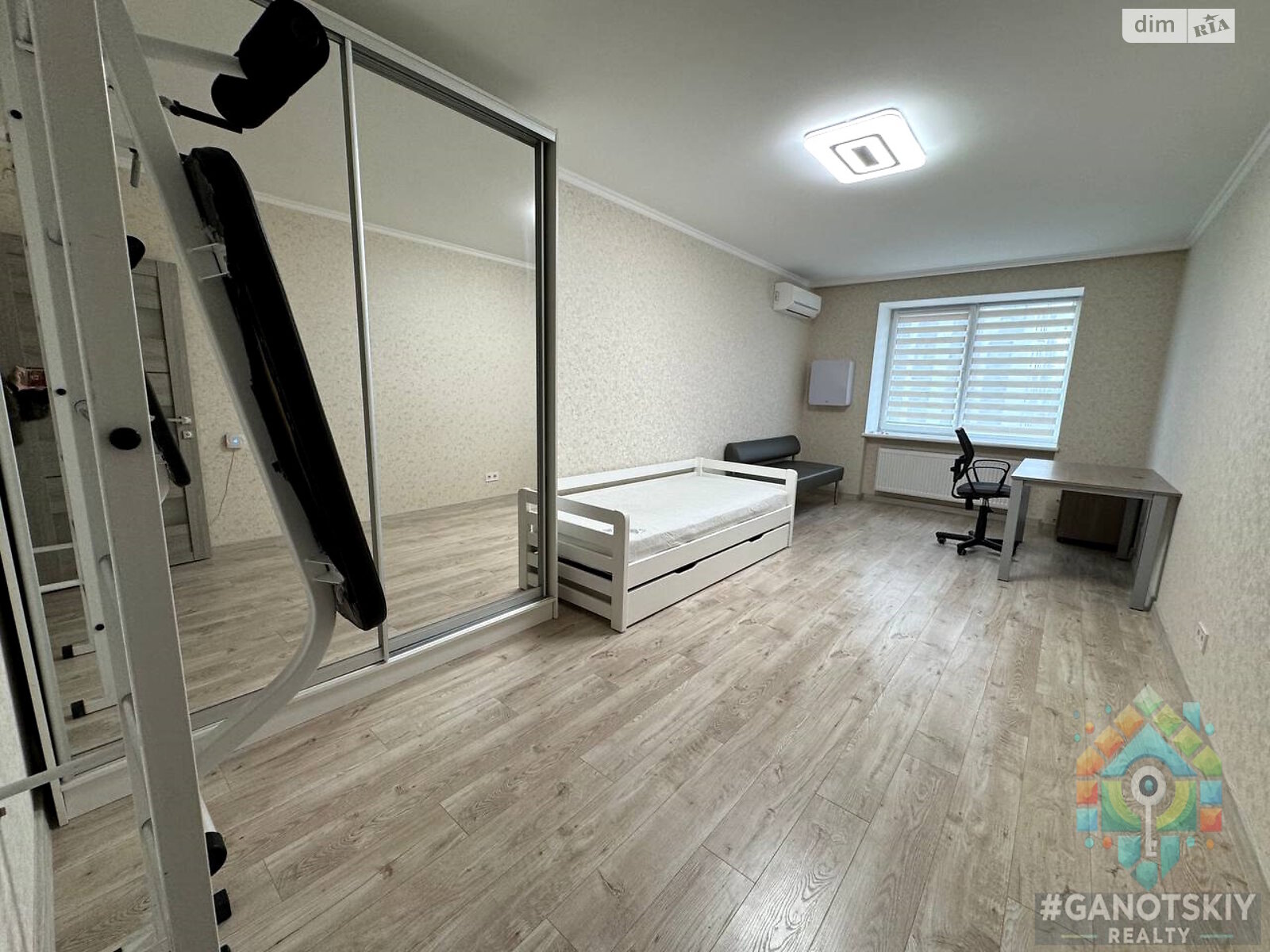 чотирикімнатна квартира в Дніпрі, район Перемога-1, на вул. Набережна Перемоги 62 в довготривалу оренду помісячно фото 1 чотирикімнатна квартира в Дніпрі, район Перемога-1, на вул. Набережна Перемоги 62 в довготривалу оренду помісячно фото 1