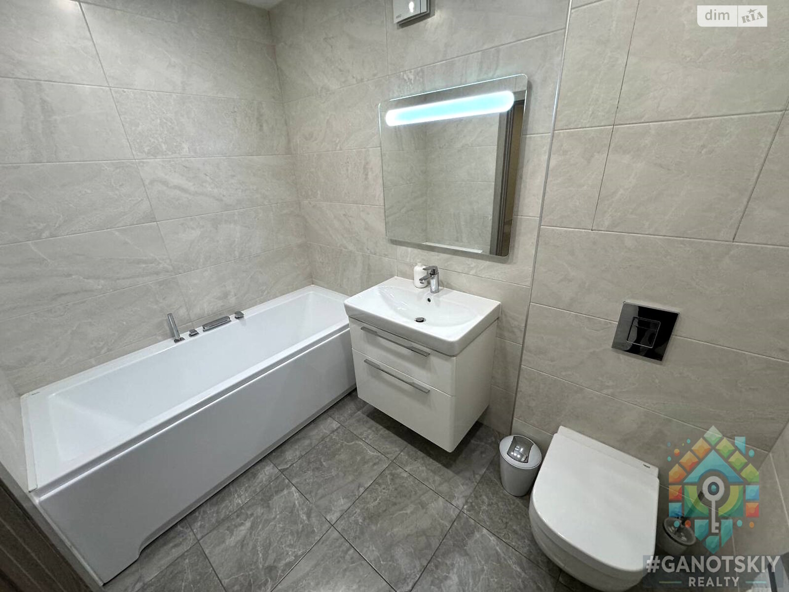 чотирикімнатна квартира в Дніпрі, район Перемога-1, на вул. Набережна Перемоги 62 в довготривалу оренду помісячно фото 1 чотирикімнатна квартира в Дніпрі, район Перемога-1, на вул. Набережна Перемоги 62 в довготривалу оренду помісячно фото 1