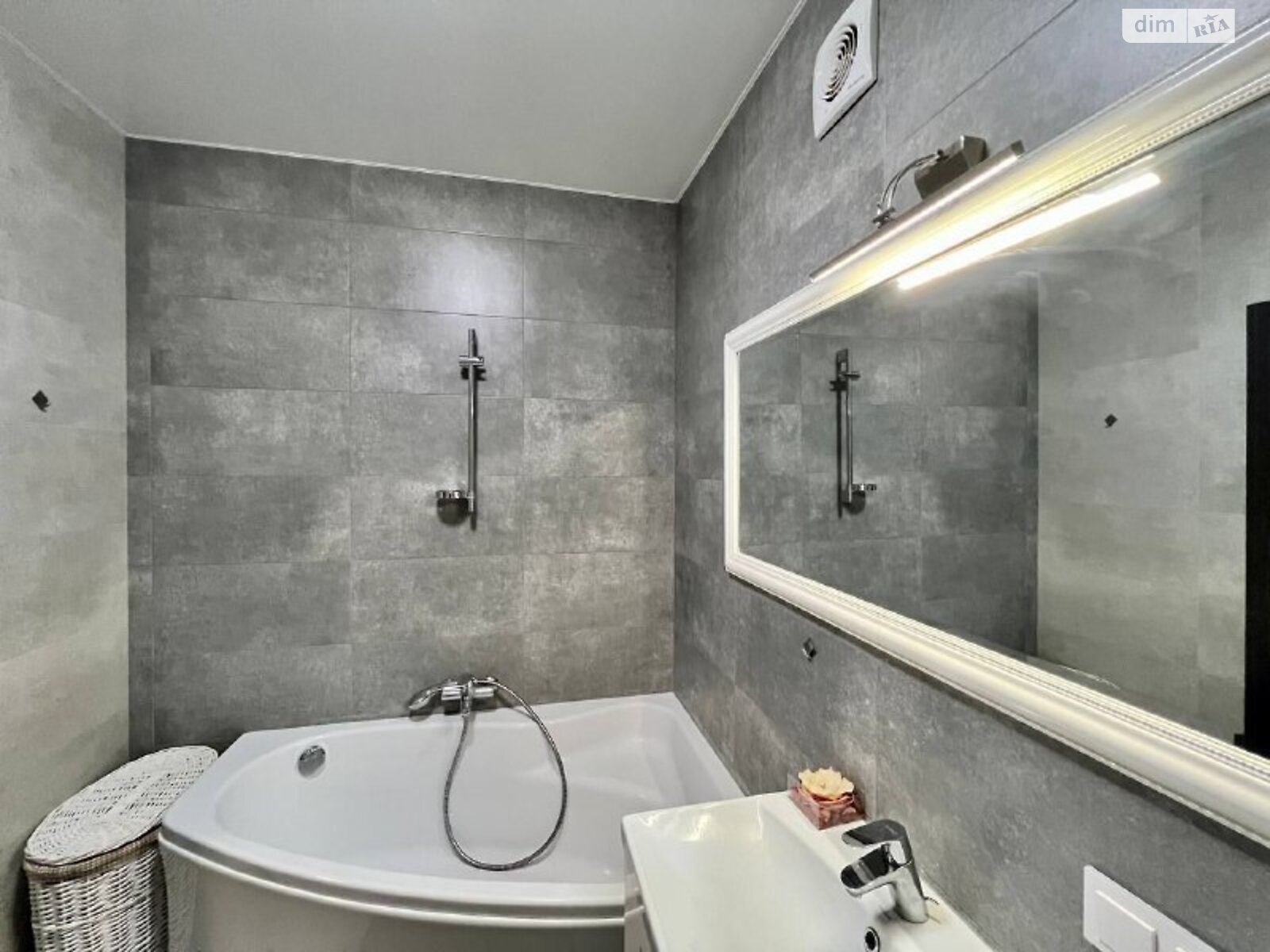 двухкомнатная квартира в Днепре, район Победа-1, на ул. Набережная Победы 62А в аренду на долгий срок помесячно фото 1