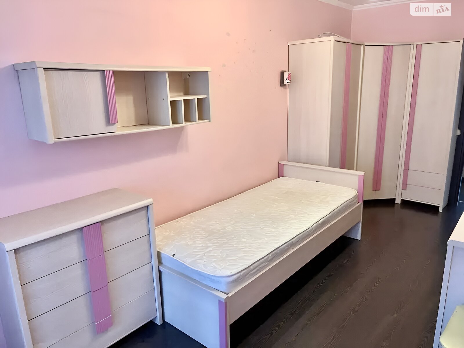 трехкомнатная квартира в Днепре, район Победа-3, на ул. Набережная Победы 106 в аренду на долгий срок помесячно фото 1 трехкомнатная квартира в Днепре, район Победа-3, на ул. Набережная Победы 106 в аренду на долгий срок помесячно фото 1