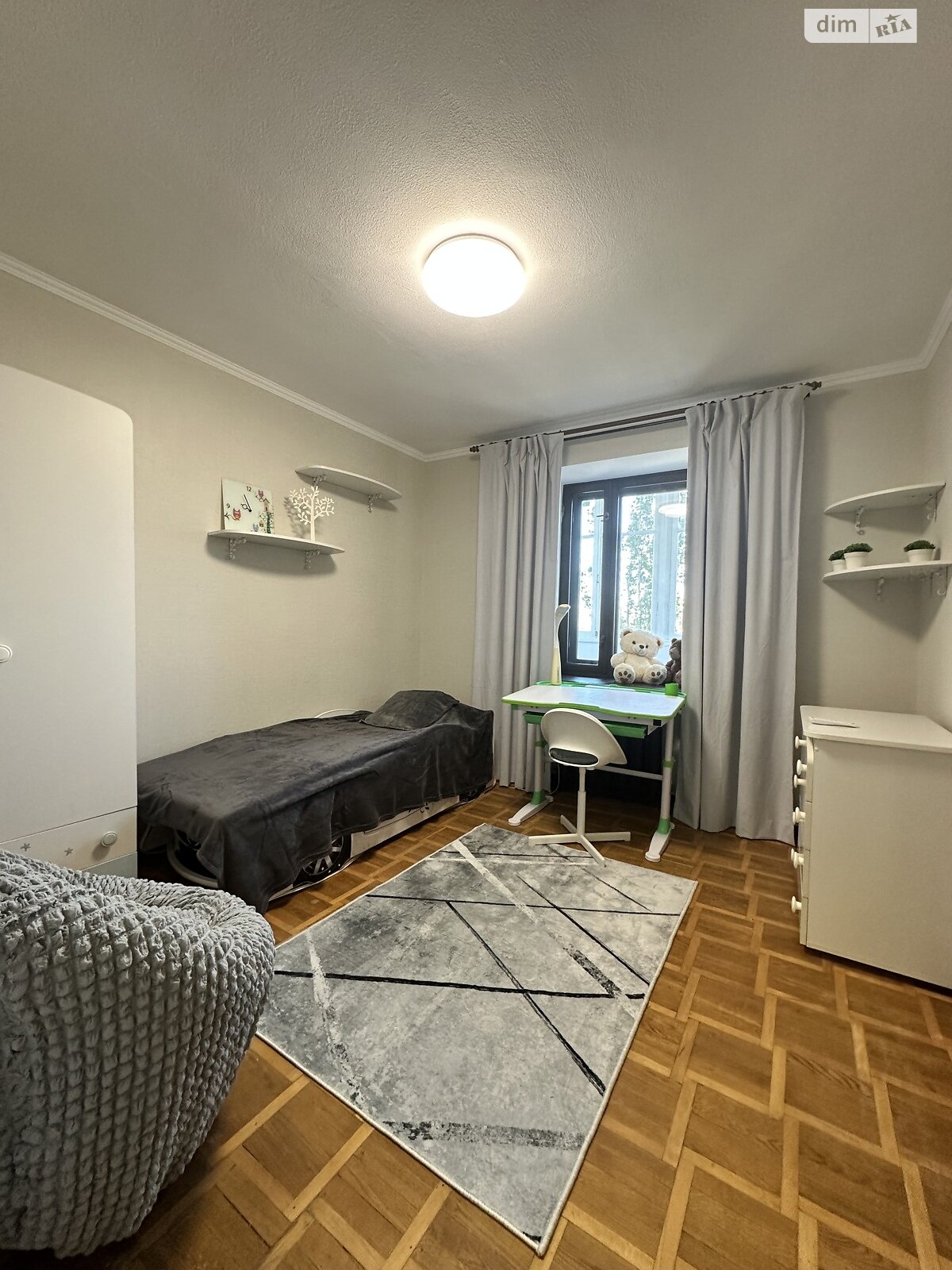 трехкомнатная квартира в Днепре, район Победа-5, на ул. Дорошенко Петра гетмана в аренду на долгий срок помесячно фото 1