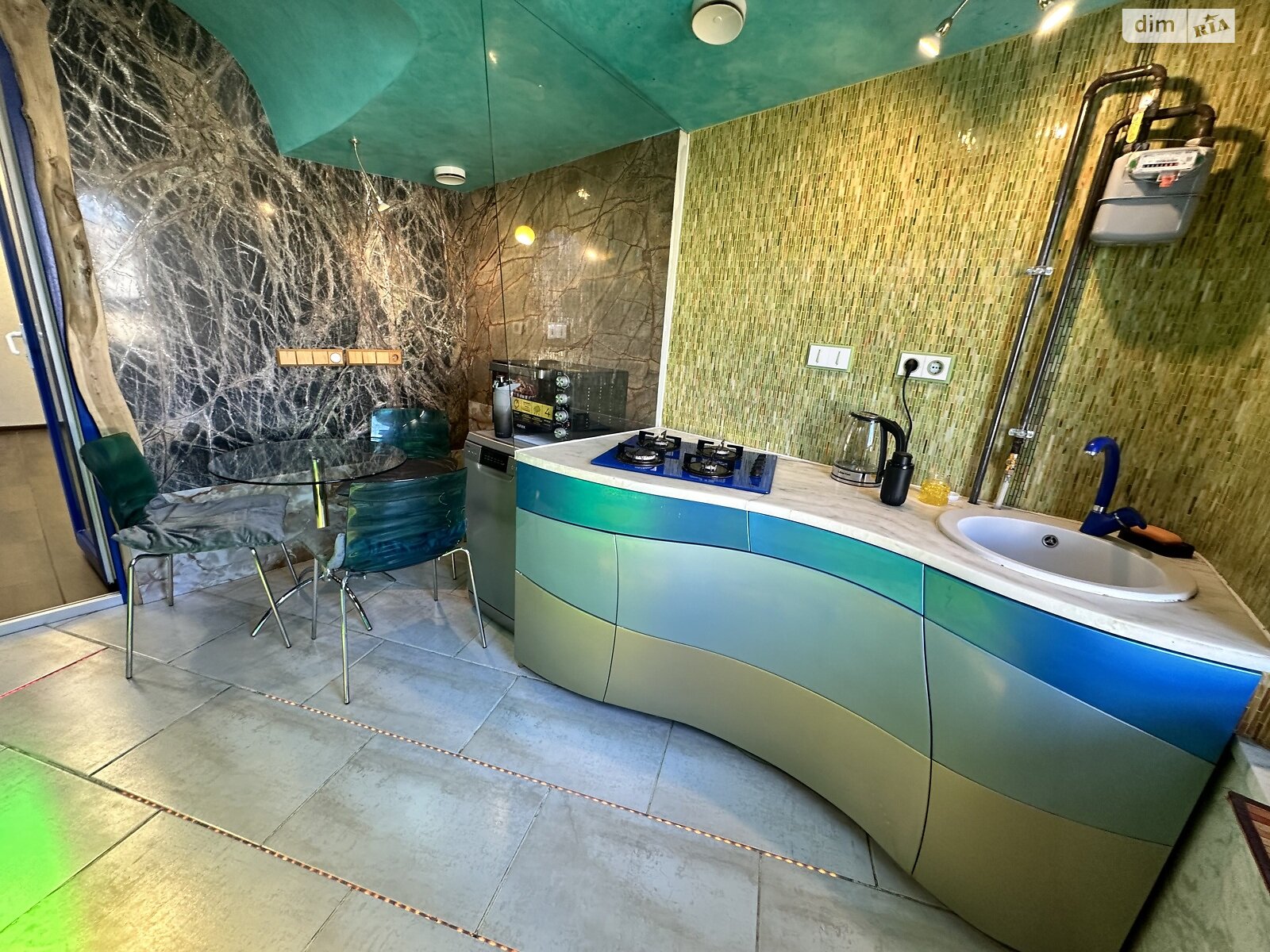 трехкомнатная квартира в Днепре, район Победа-5, на ул. Дорошенко Петра гетмана в аренду на долгий срок помесячно фото 1