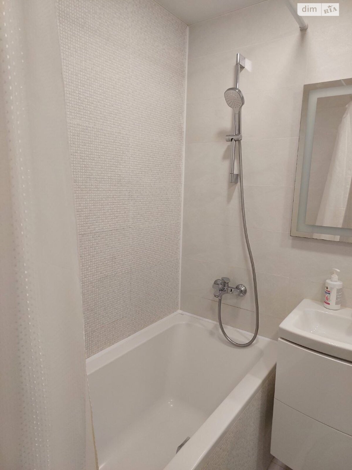 трикімнатна квартира в Дніпрі, район Перемога-5, на просп. Героїв 3 в довготривалу оренду помісячно фото 1 трикімнатна квартира в Дніпрі, район Перемога-5, на просп. Героїв 3 в довготривалу оренду помісячно фото 1