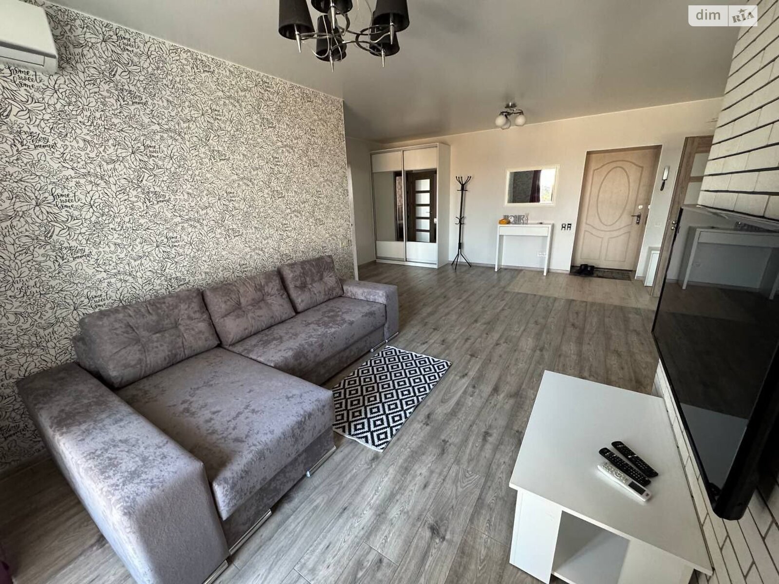 однокомнатная квартира в Днепре, район Победа-5, на бул. Славы 2А в аренду на долгий срок помесячно фото 1