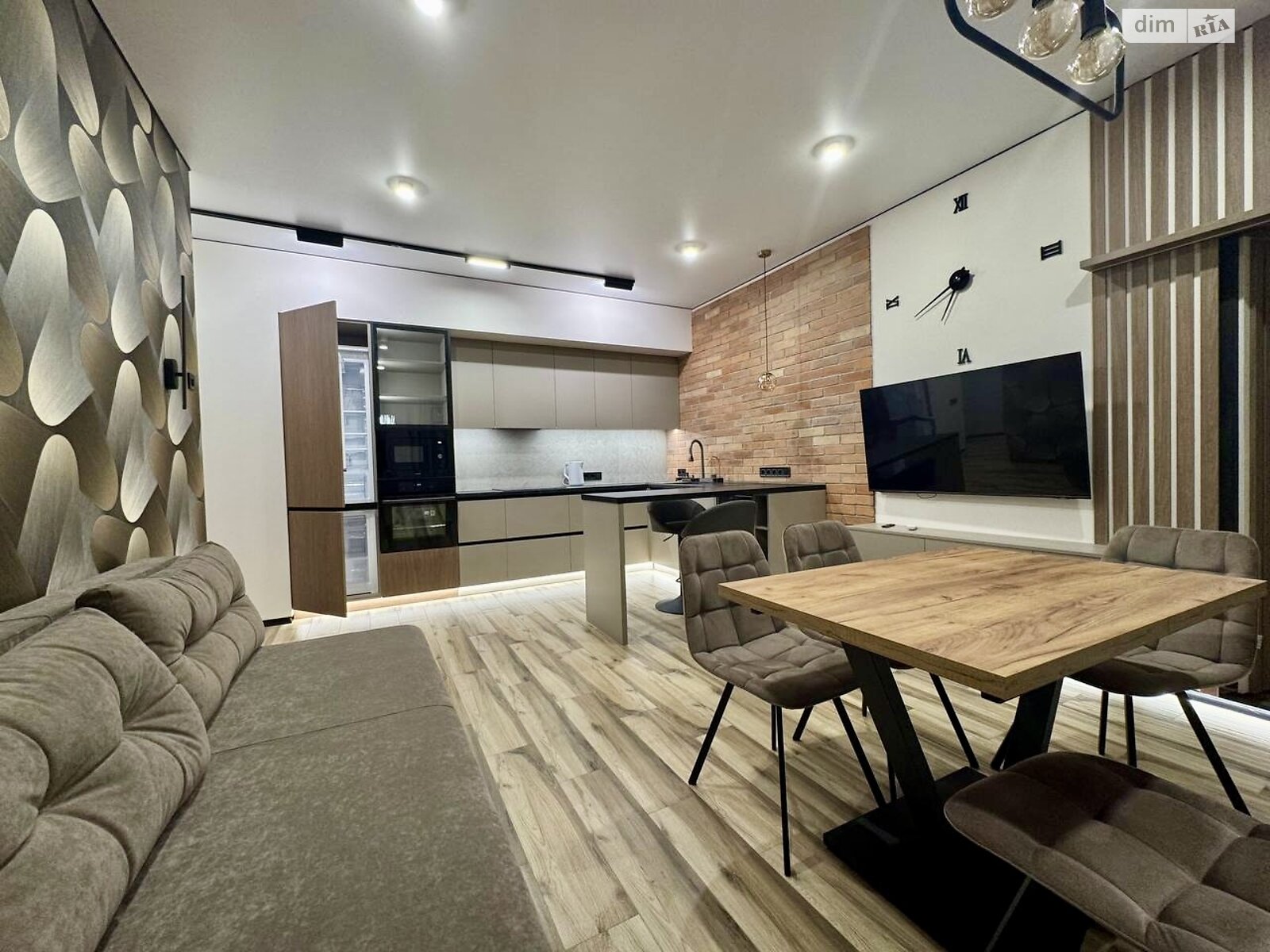 трикімнатна квартира в Дніпрі, район Перемога-6, на пров. Добровольців 23 в довготривалу оренду помісячно фото 1