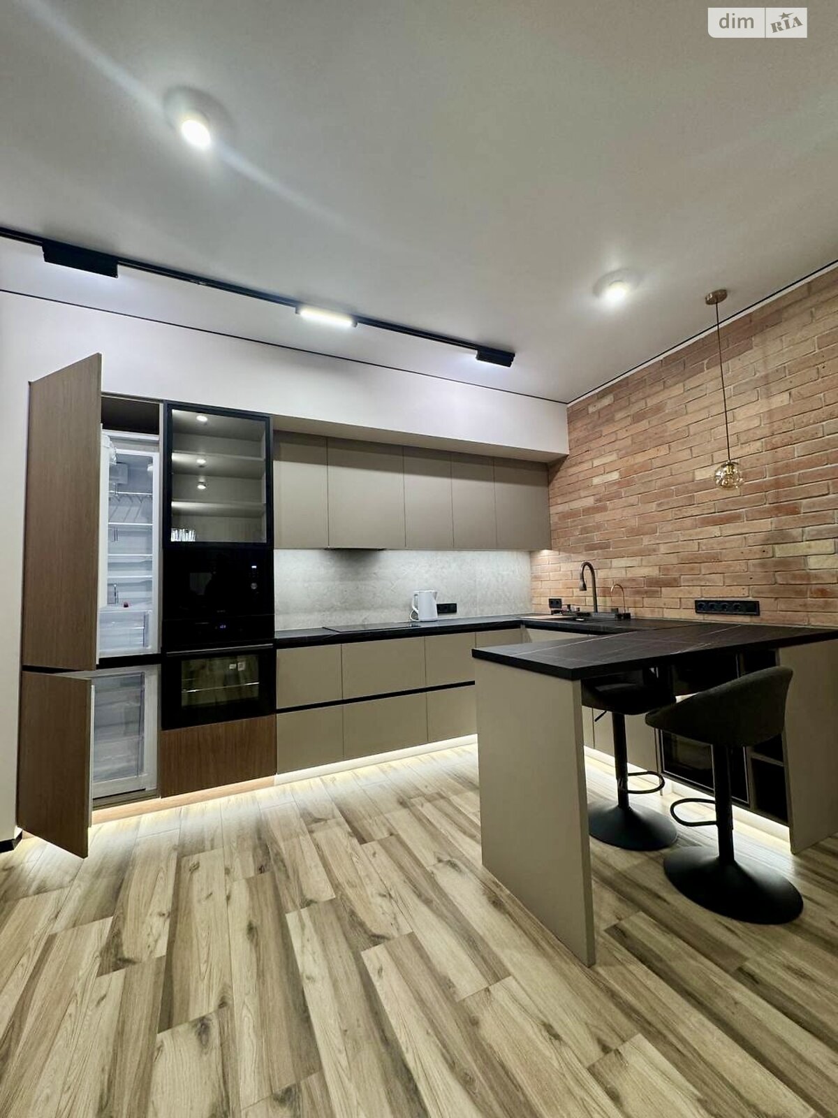 трикімнатна квартира в Дніпрі, район Перемога-6, на пров. Добровольців 23 в довготривалу оренду помісячно фото 1