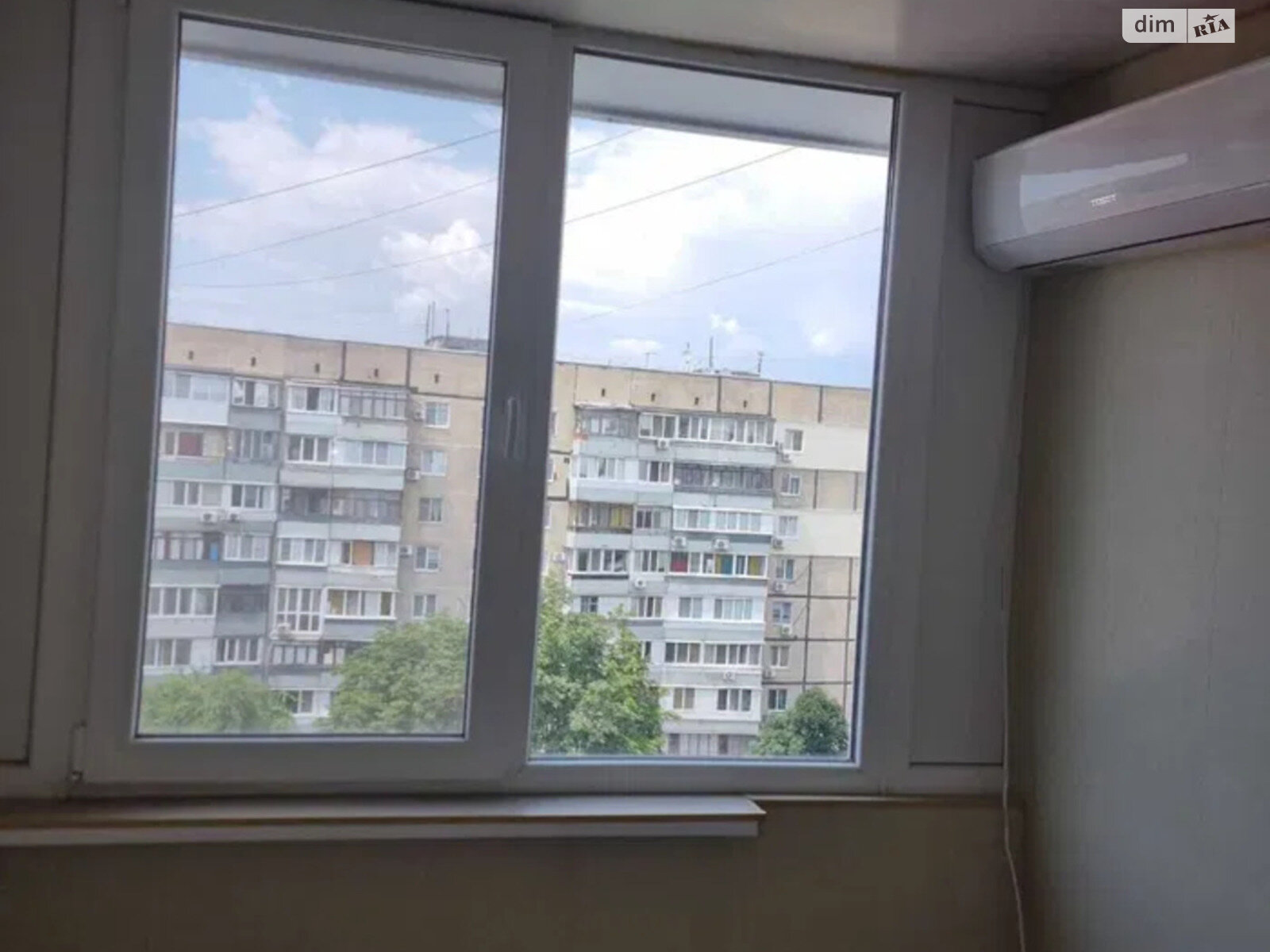 трехкомнатная квартира с ремонтом в Днепре, район Победа-6, на просп. Героев 46 в аренду на долгий срок помесячно фото 1