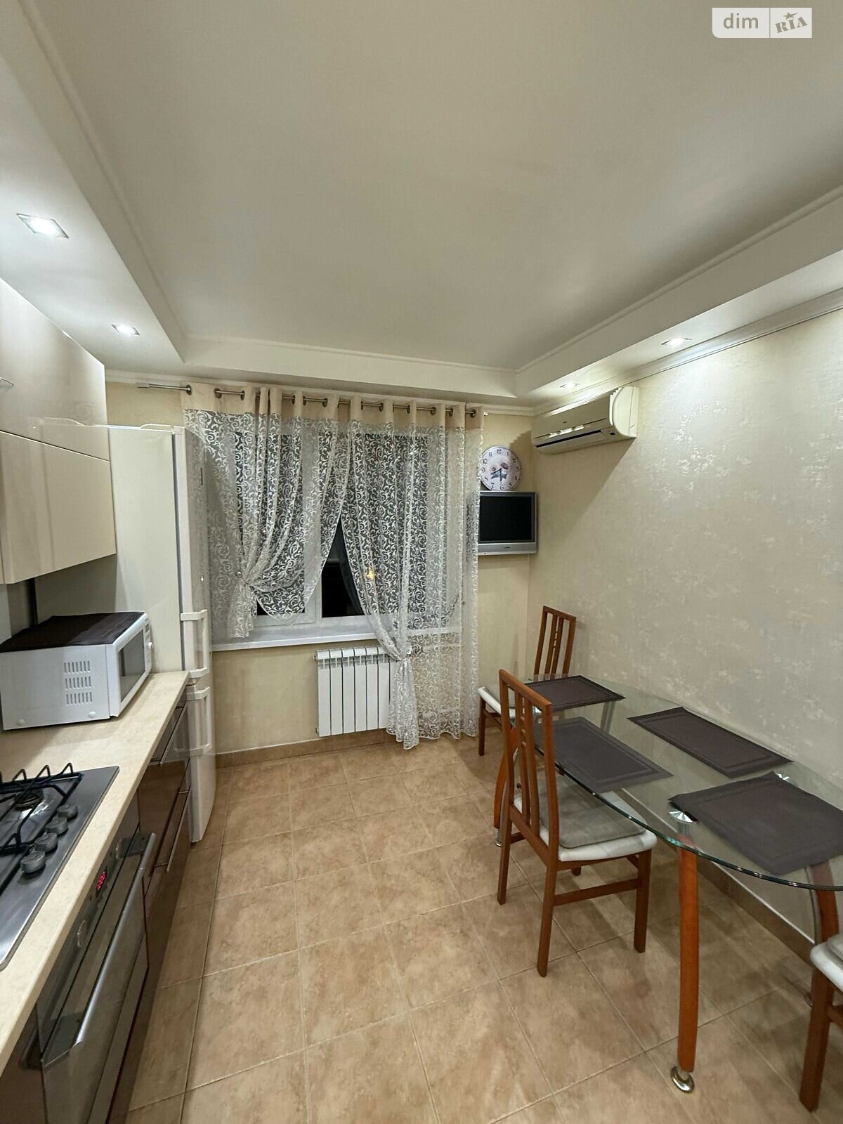 трехкомнатная квартира в Днепре, район Победа-6, на просп. Героев 46 в аренду на долгий срок помесячно фото 1