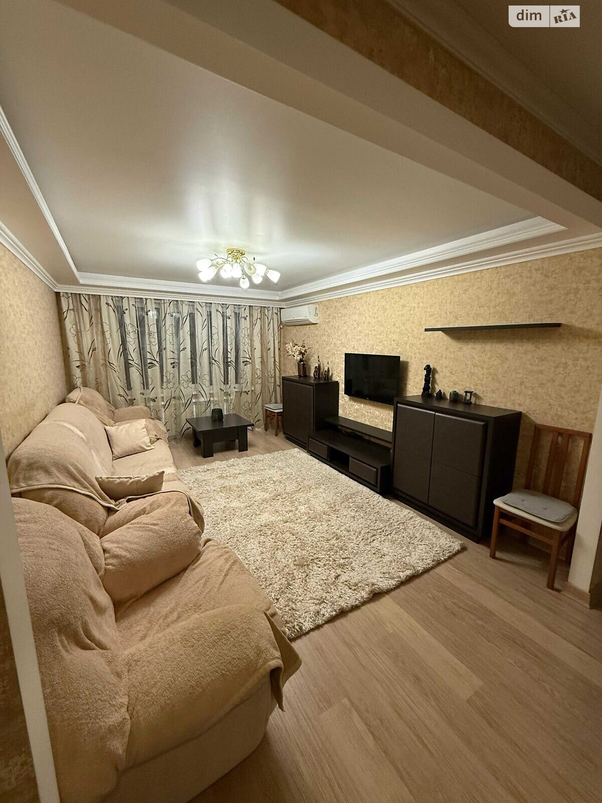 трехкомнатная квартира в Днепре, район Победа-6, на просп. Героев 46 в аренду на долгий срок помесячно фото 1