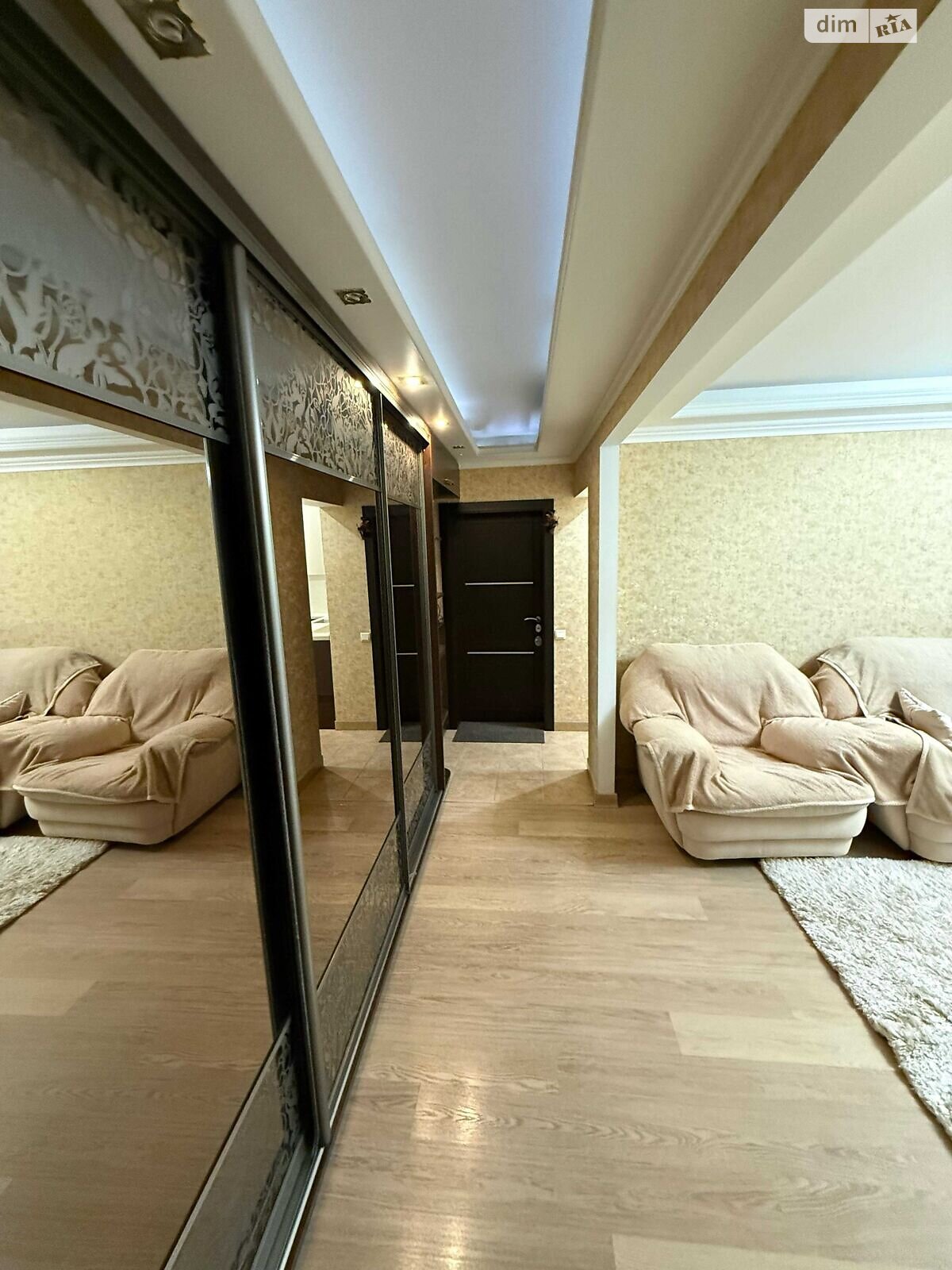 трехкомнатная квартира в Днепре, район Победа-6, на просп. Героев 46 в аренду на долгий срок помесячно фото 1